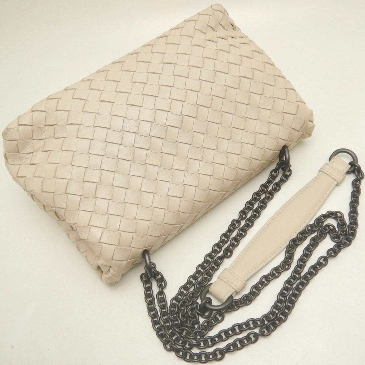 Bottega Veneta Ivory Leather Shoulder Bag (Pre-Owned)
