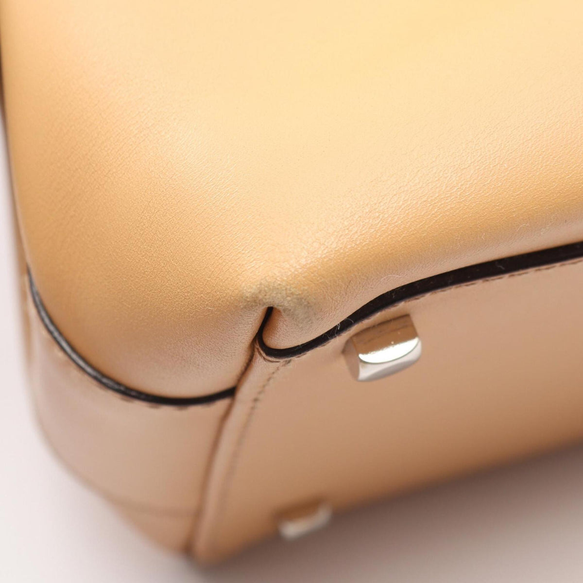 Salvatore Ferragamo Beige Leather Handbag (Pre-Owned)