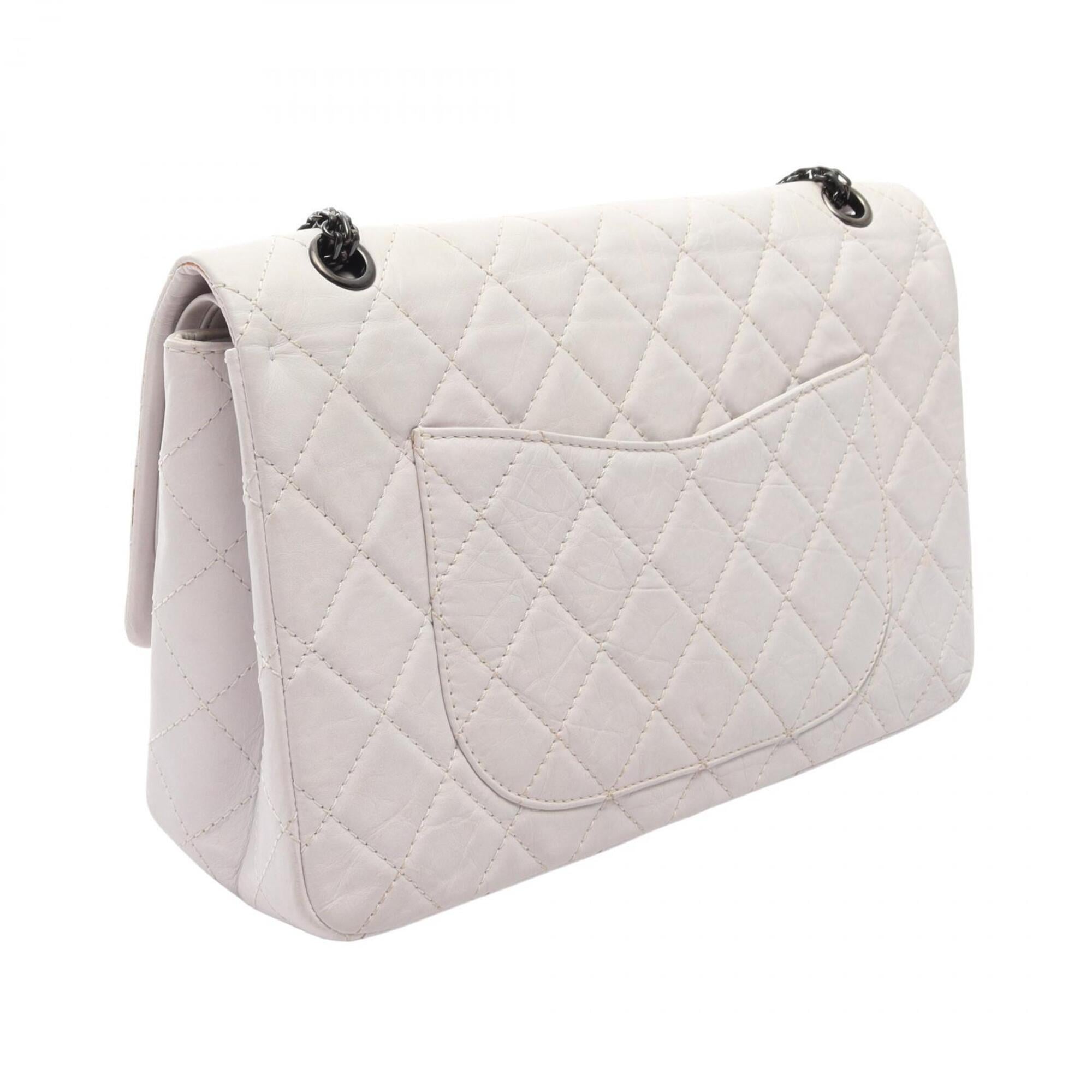 Chanel White Leather Handbag Shoulder Bag (Pre-Owned)