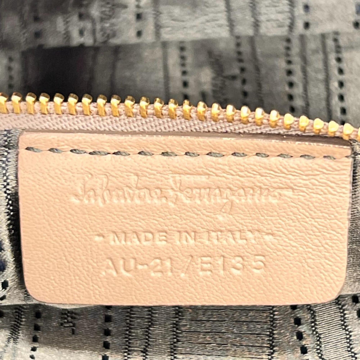 Salvatore Ferragamo Pink Leather Shoulder Bag (Pre-Owned)