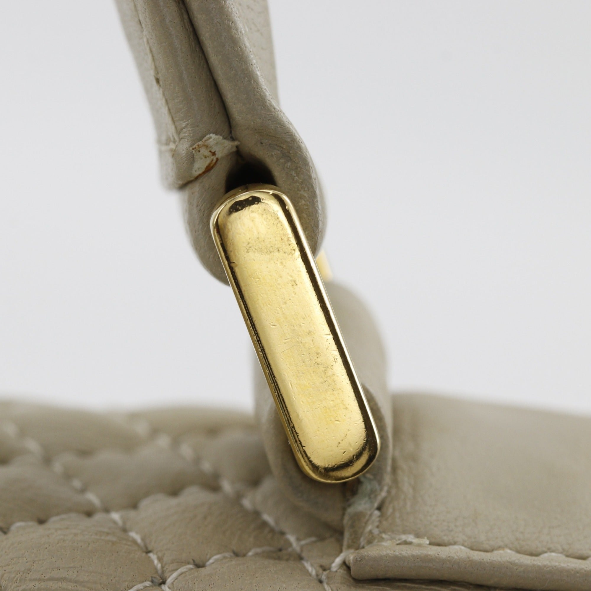 Bally Beige Leather Handbag (Pre-Owned)