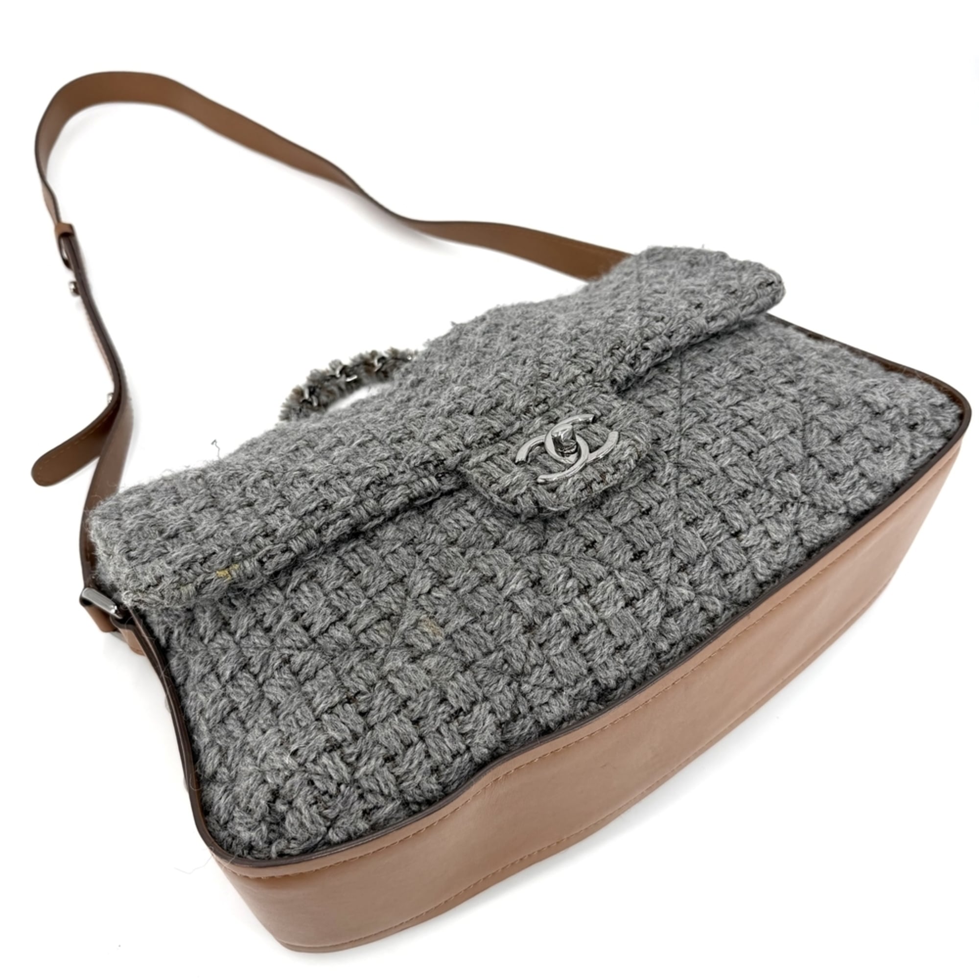 Chanel Gray White Wool Leather Handbag Shoulder Bag (Pre-Owned)