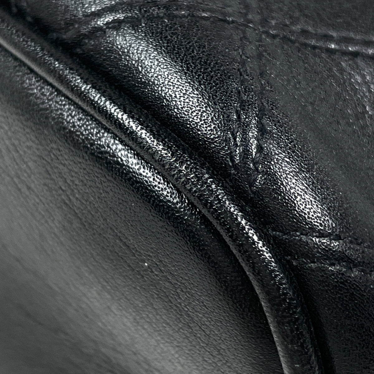 Chanel Bicolor Black Leather Vanity Bag (Pre-Owned)