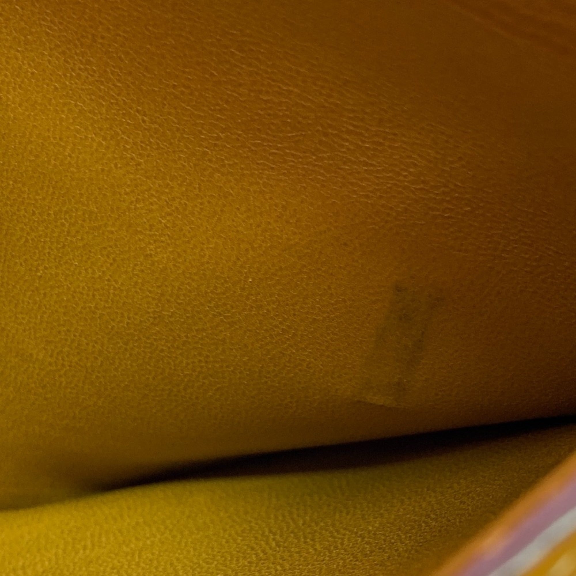 Hermes Beige Leather Wallet (Bi-Fold) (Pre-Owned)