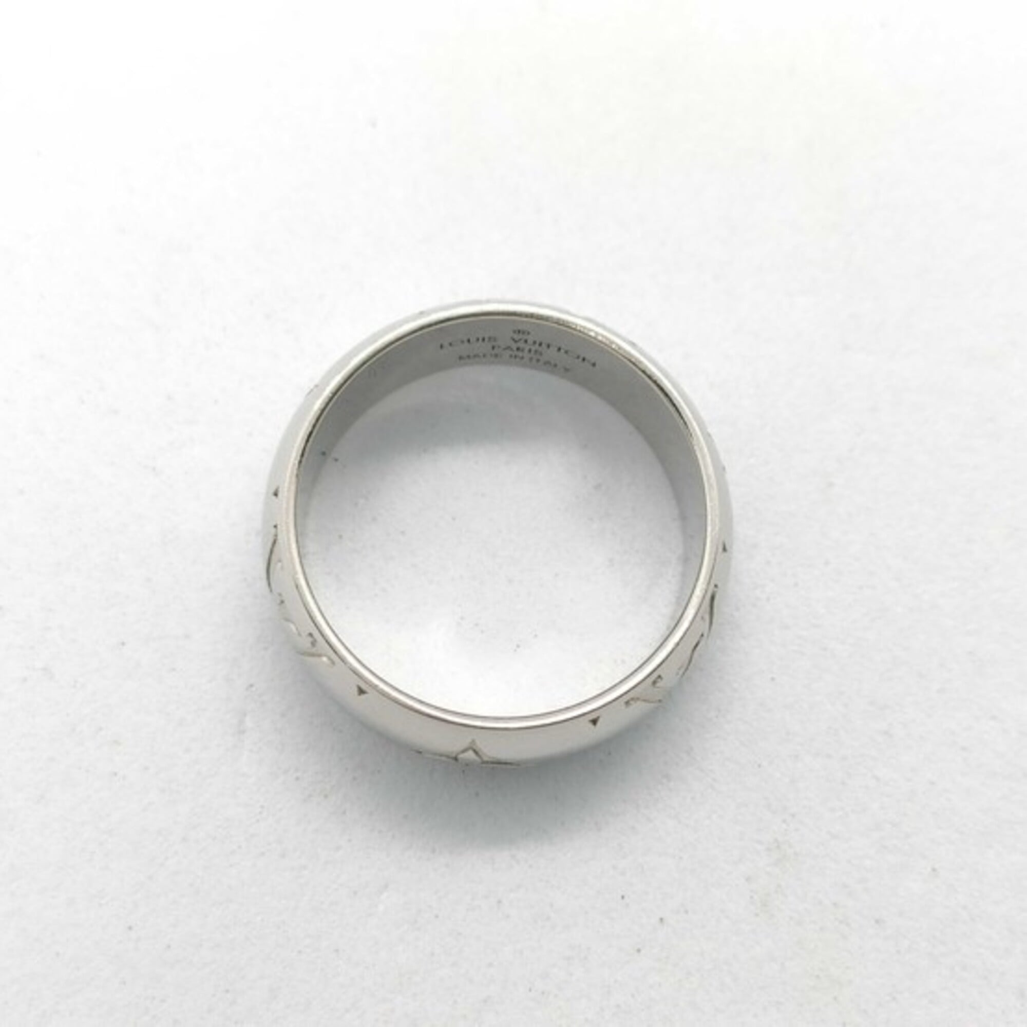 Louis Vuitton Silver Metal Band Ring (Pre-Owned)