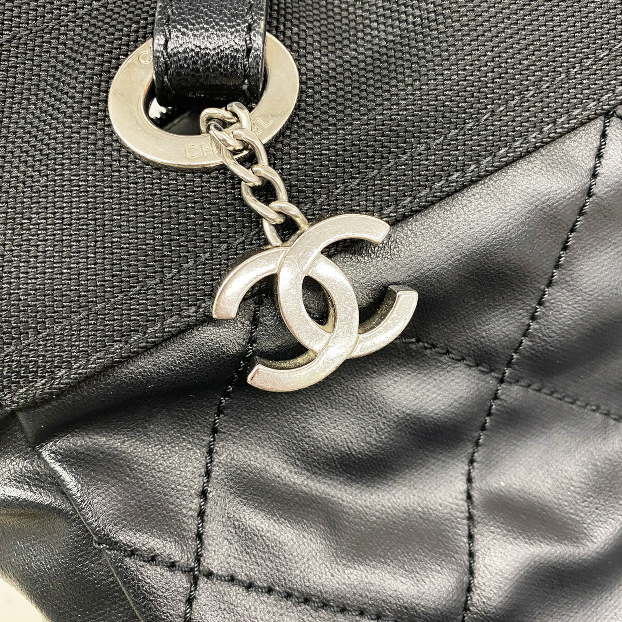 Chanel Black Canvas Tote Bag (Pre-Owned)