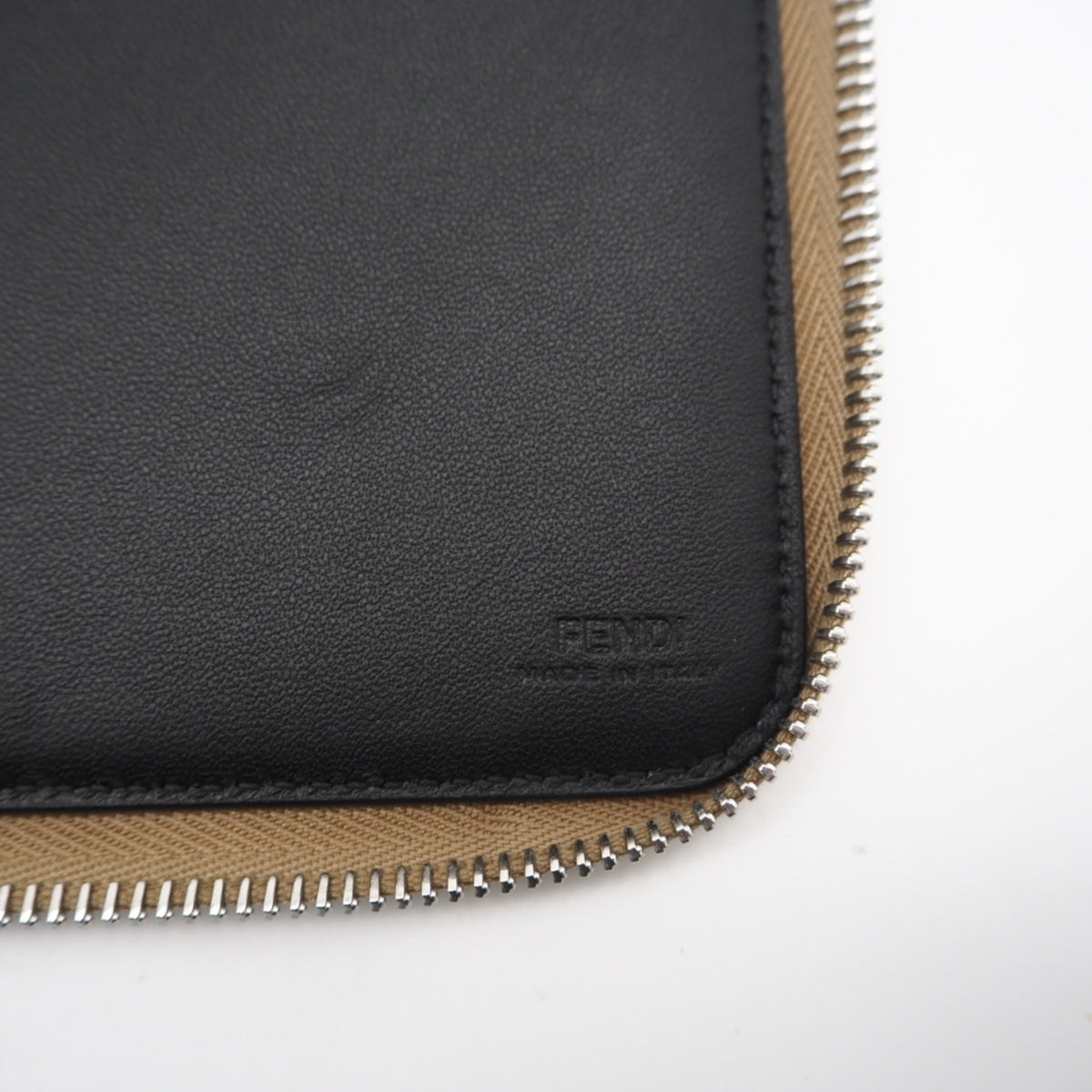 Fendi Beige Leather Clutch Bag (Pre-Owned)