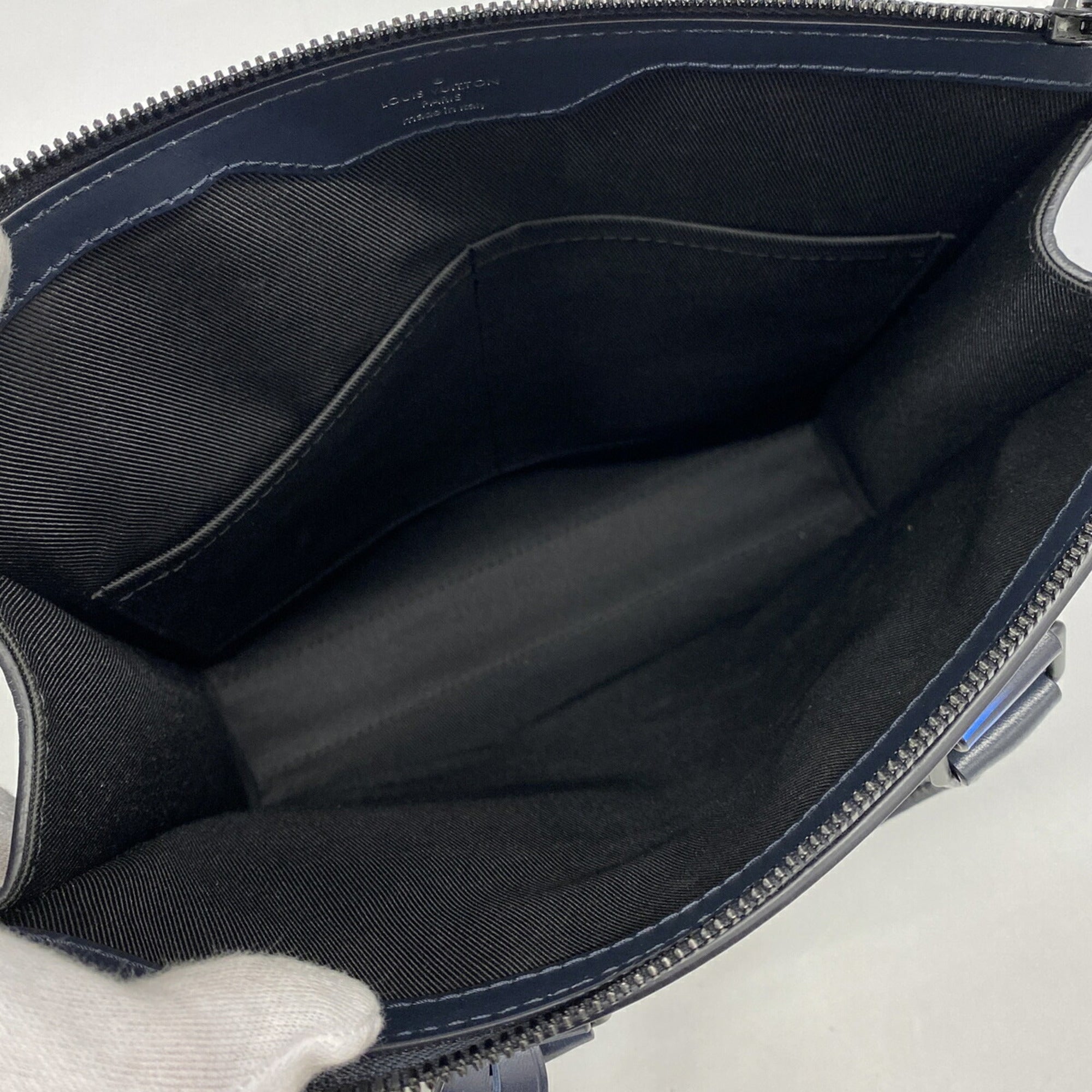 Louis Vuitton Blue Handbag (Pre-Owned)