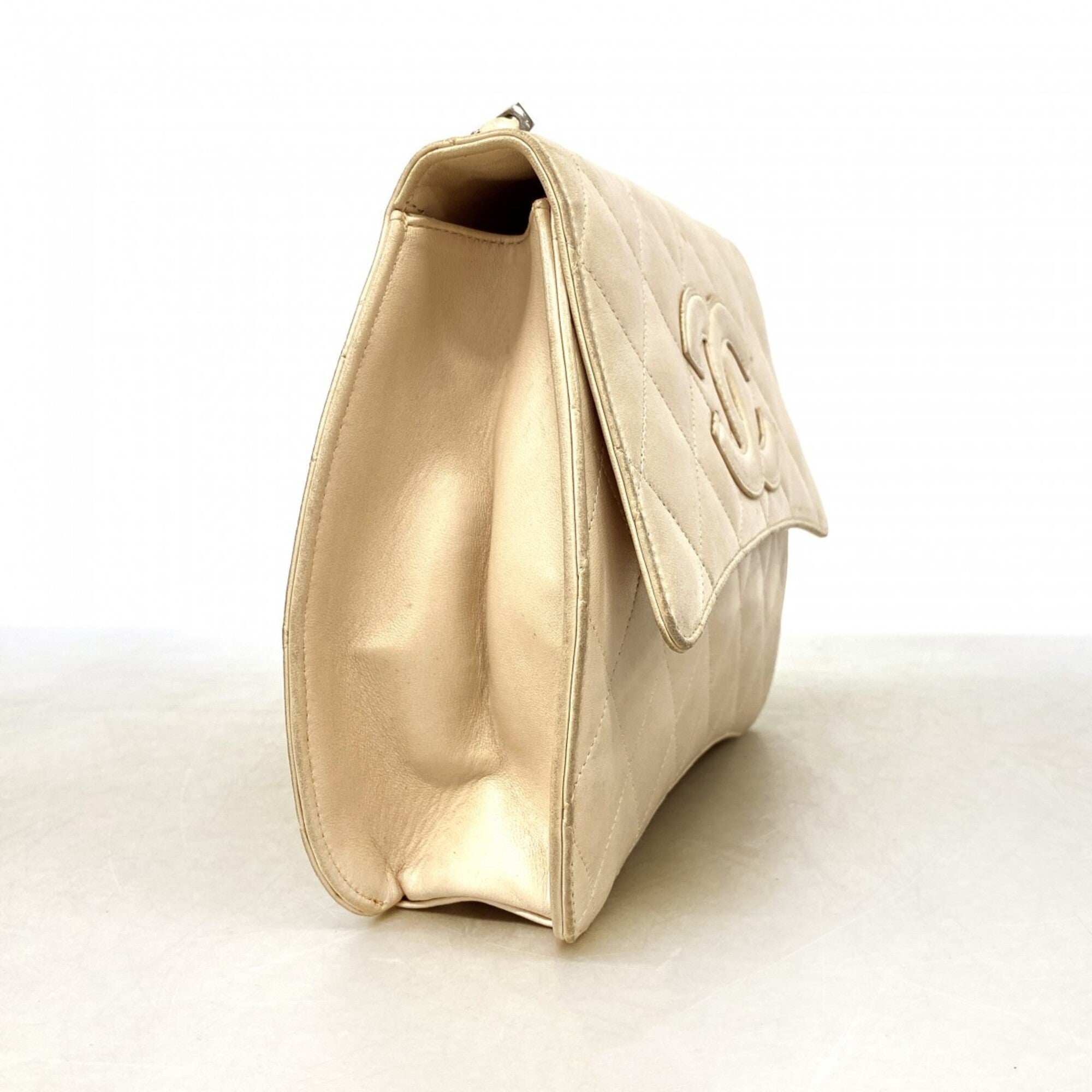 Chanel Ivory Leather Handbag (Pre-Owned)