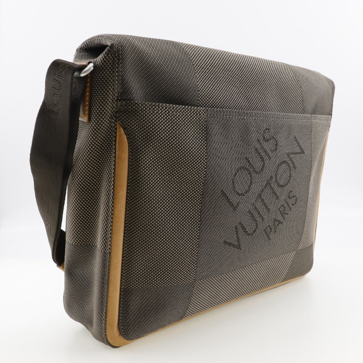 Louis Vuitton Brown Earth Canvas Shoulder Bag (Pre-Owned)