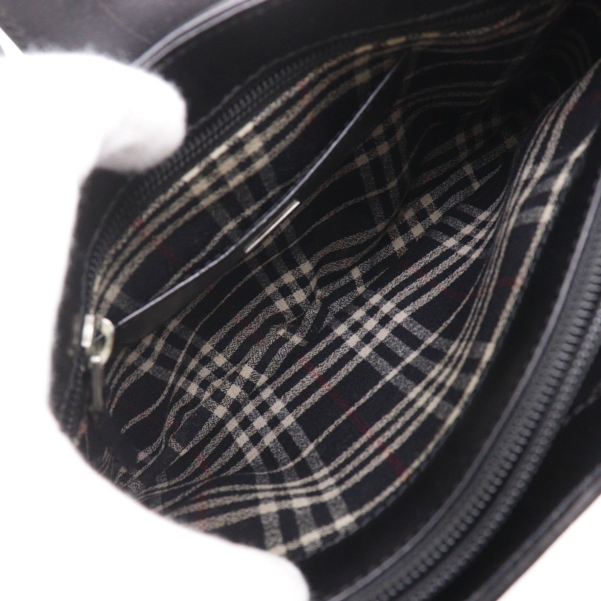 Burberry Black Leather Shoulder Bag (Pre-Owned)