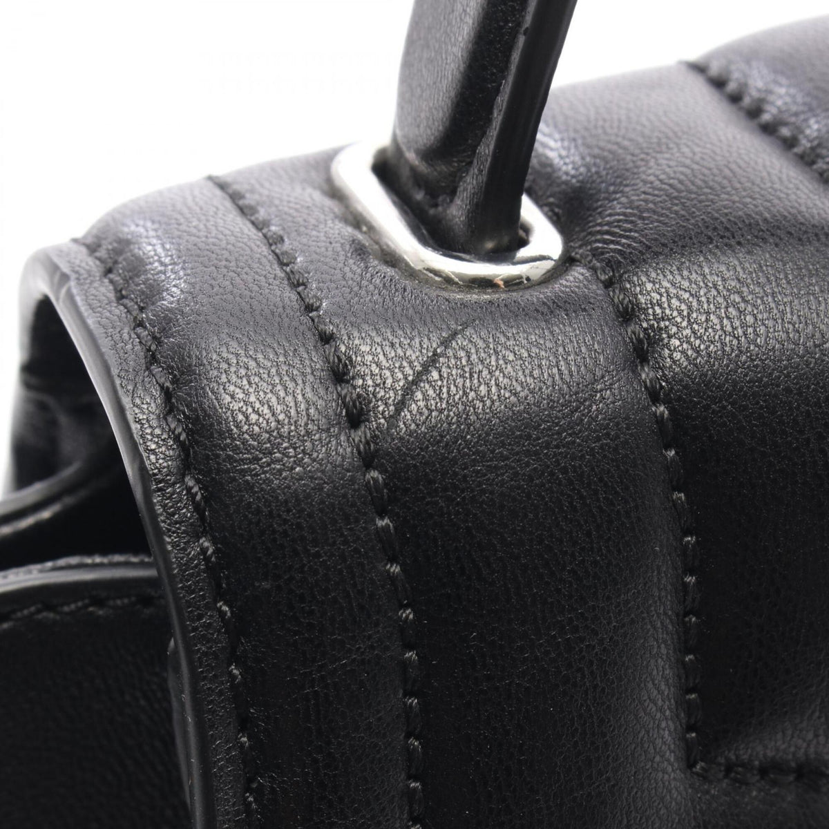 Michael Kors Black Leather Handbag (Pre-Owned)