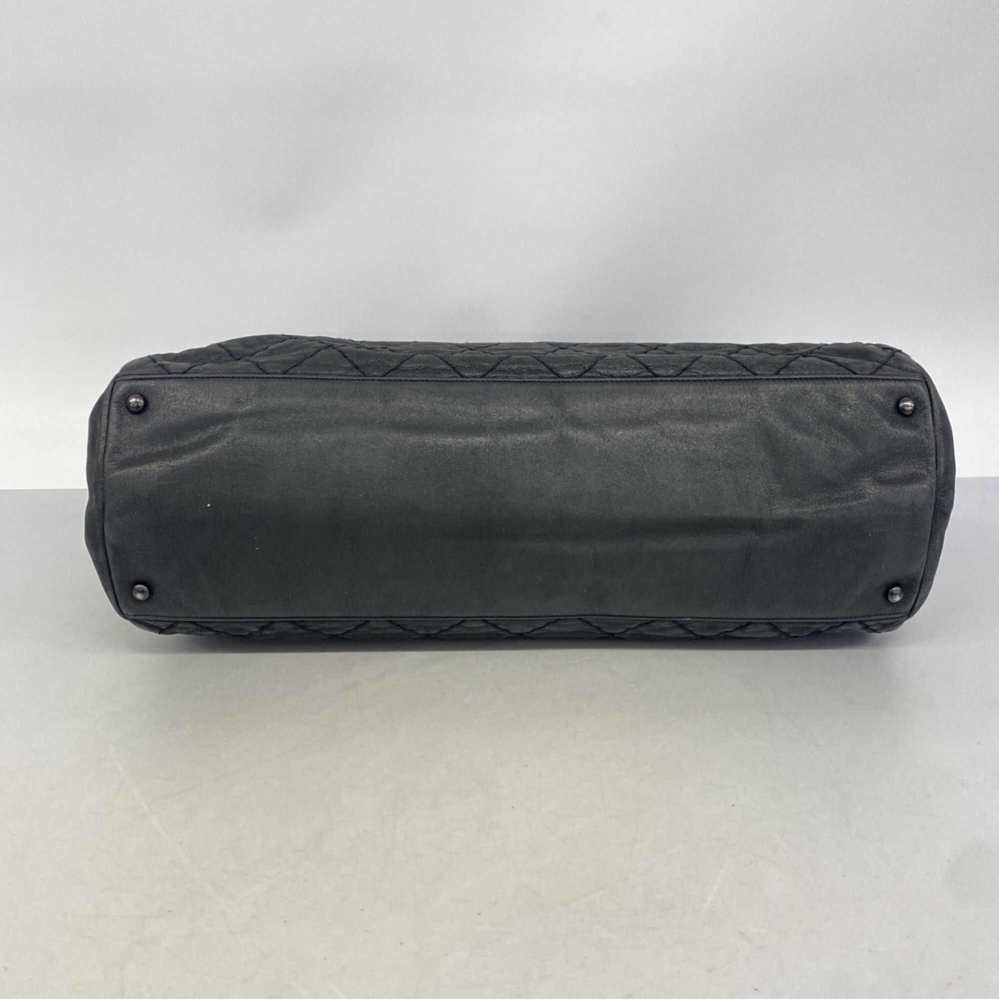 Chanel Black Shoulder Bag (Pre-Owned)