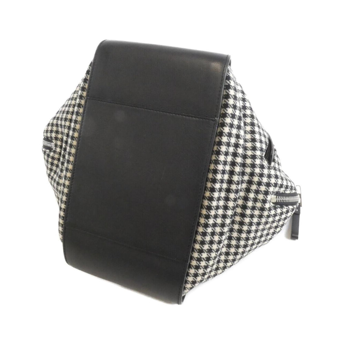 Loewe Black White Wool Leather Shoulder Bag (Pre-Owned)