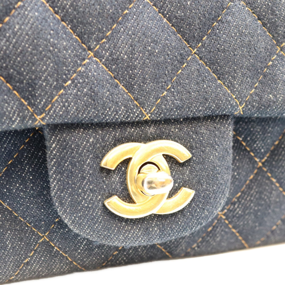 Chanel Dark Blue Denim Shoulder Bag (Pre-Owned)