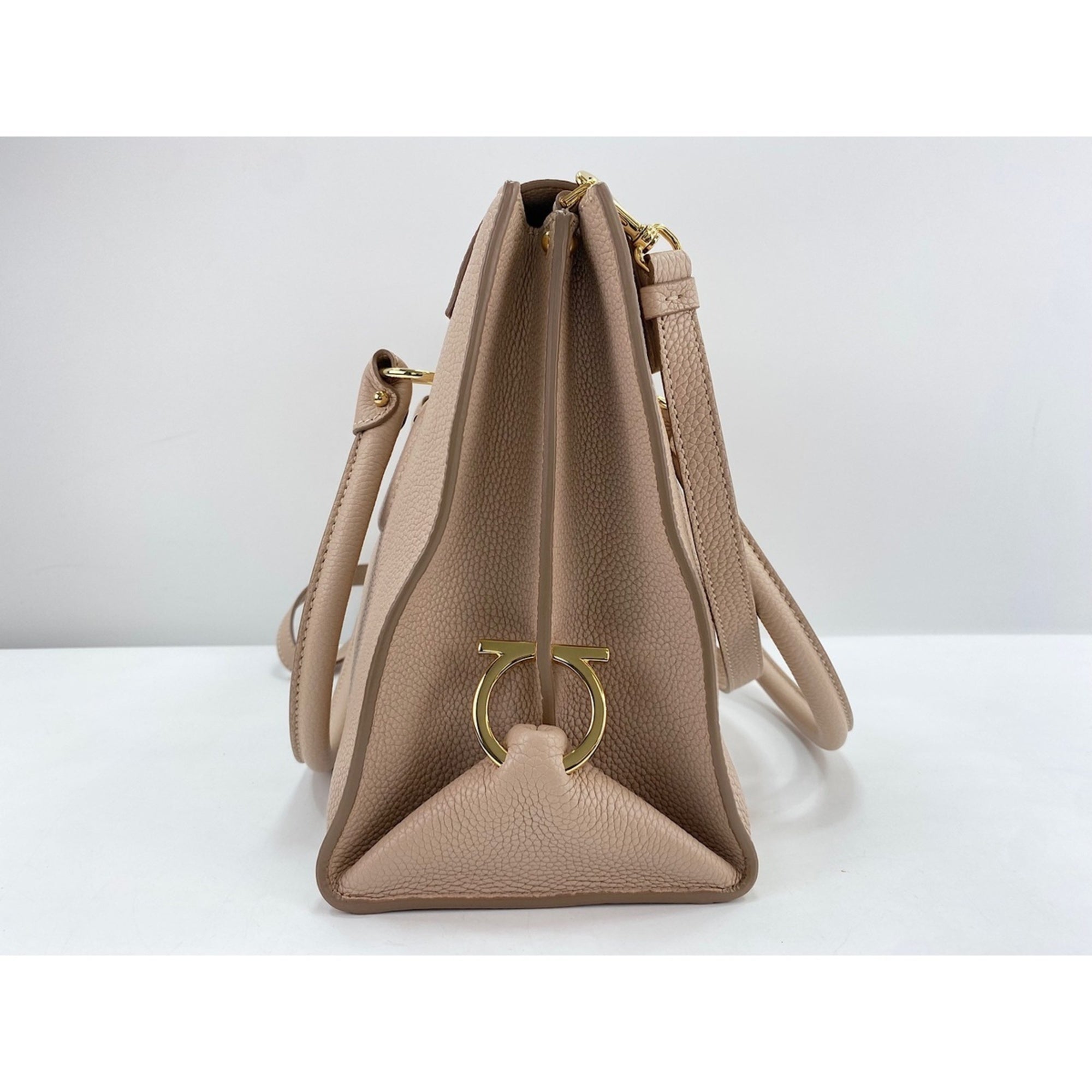 Salvatore Ferragamo Beige Canvas Handbag (Pre-Owned)