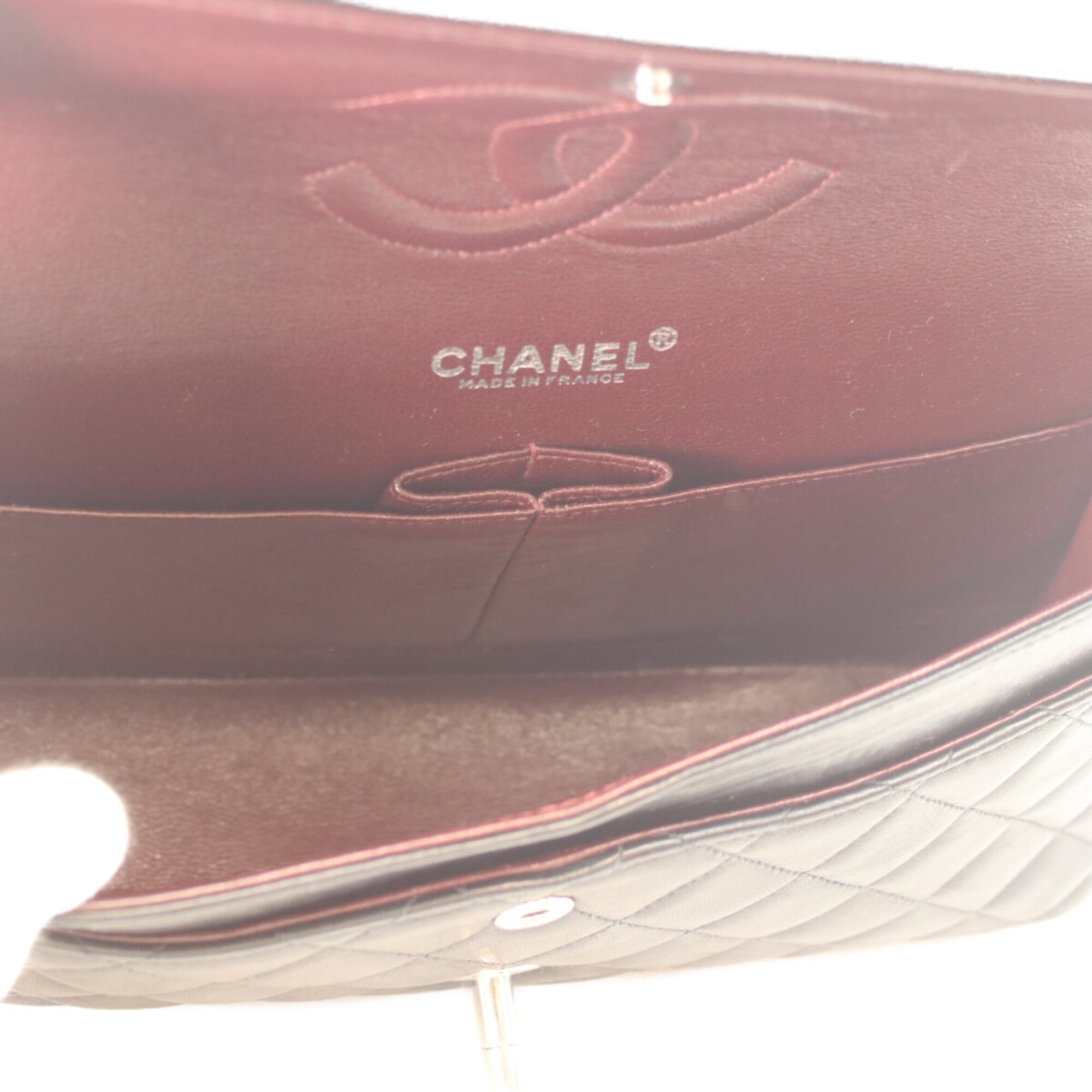 Chanel Black Leather Shoulder Bag (Pre-Owned)