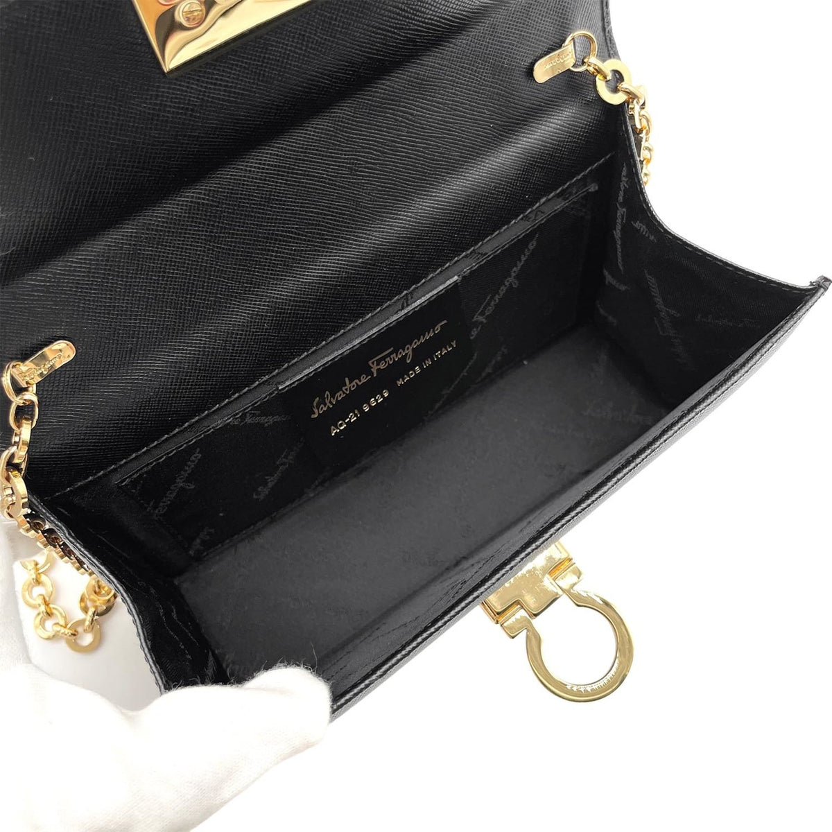 Salvatore Ferragamo Black Brown Leather Shoulder Bag (Pre-Owned)