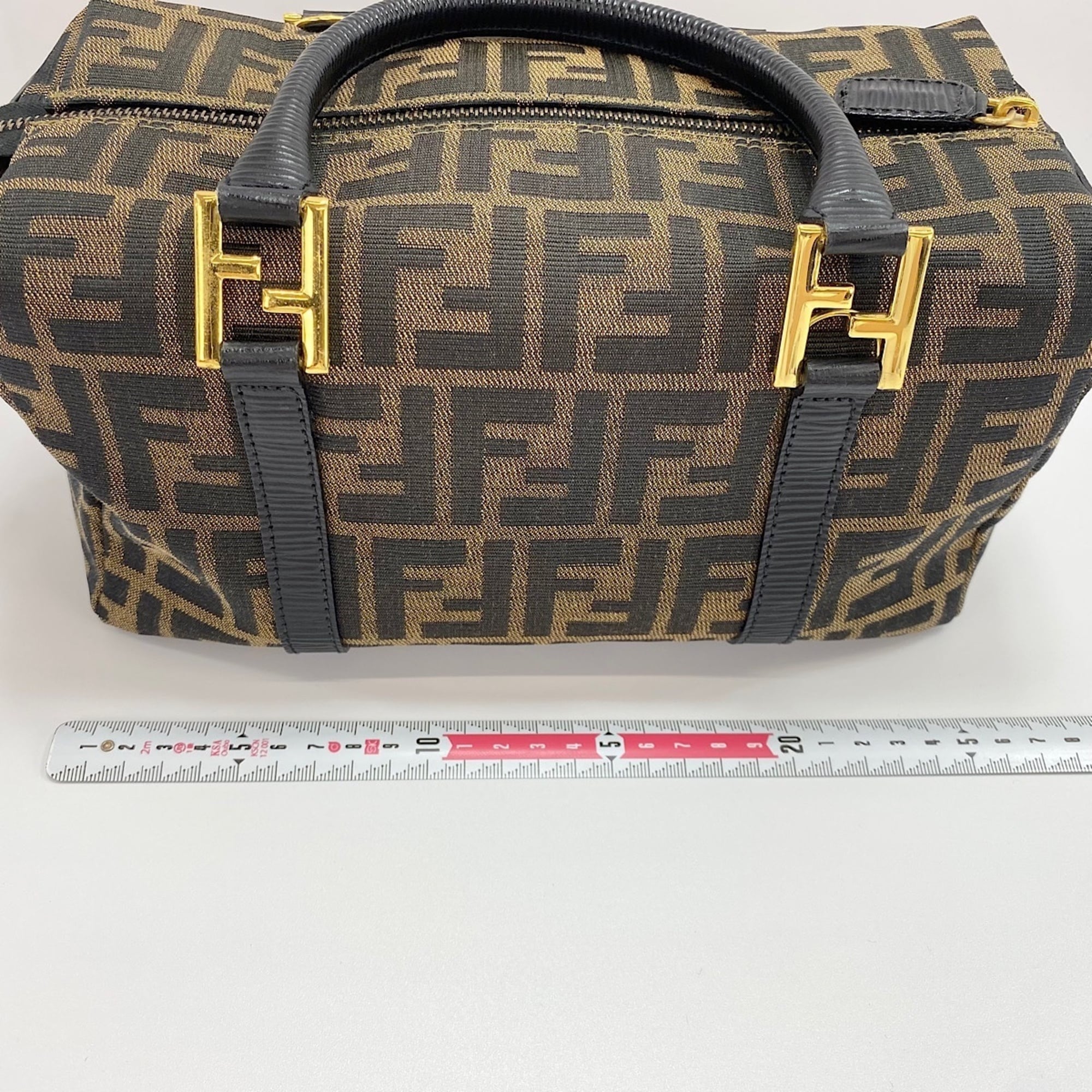 Fendi Beige Handbag (Pre-Owned)