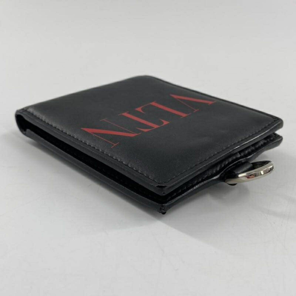 Valentino Garavani Black Leather Chain/Shoulder Wallet (Pre-Owned)