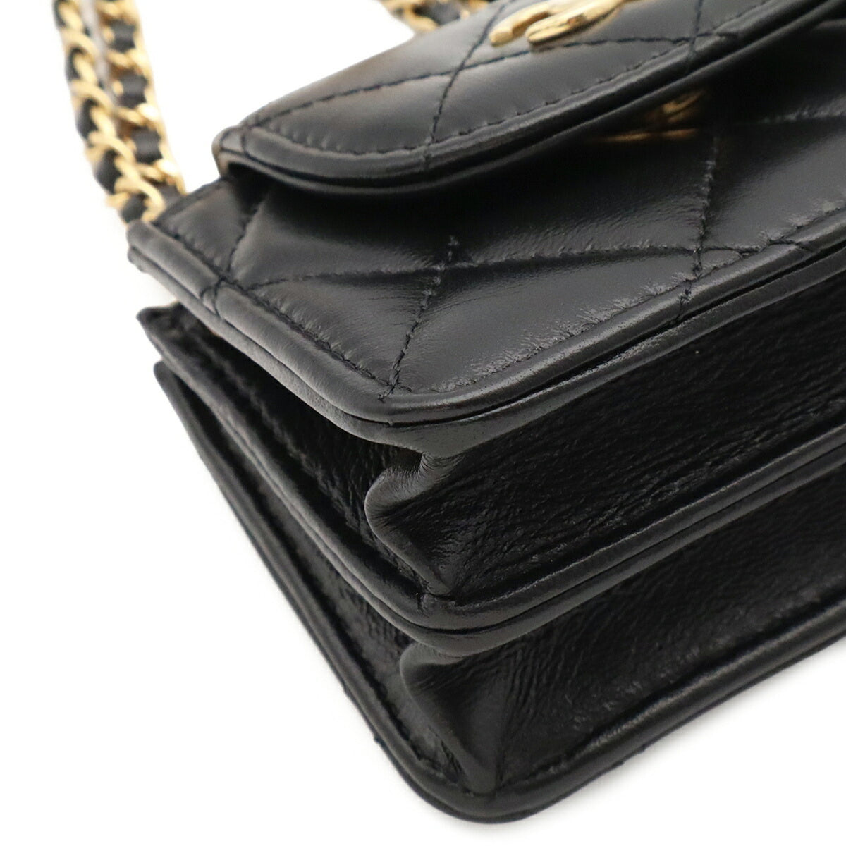 Chanel Matelasse Black Leather Pochette Shoulder Bag (Pre-Owned)