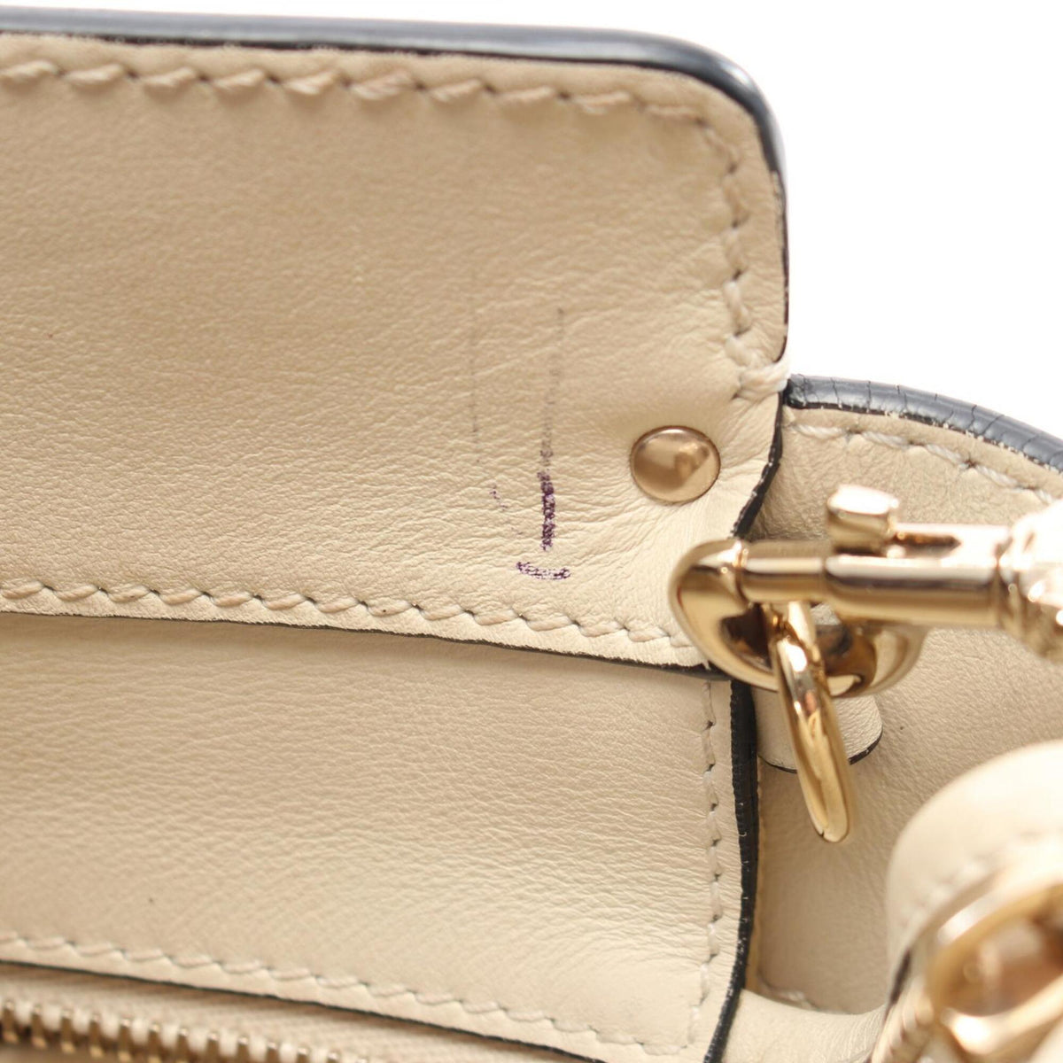 Valentino Ivory Leather Handbag (Pre-Owned)
