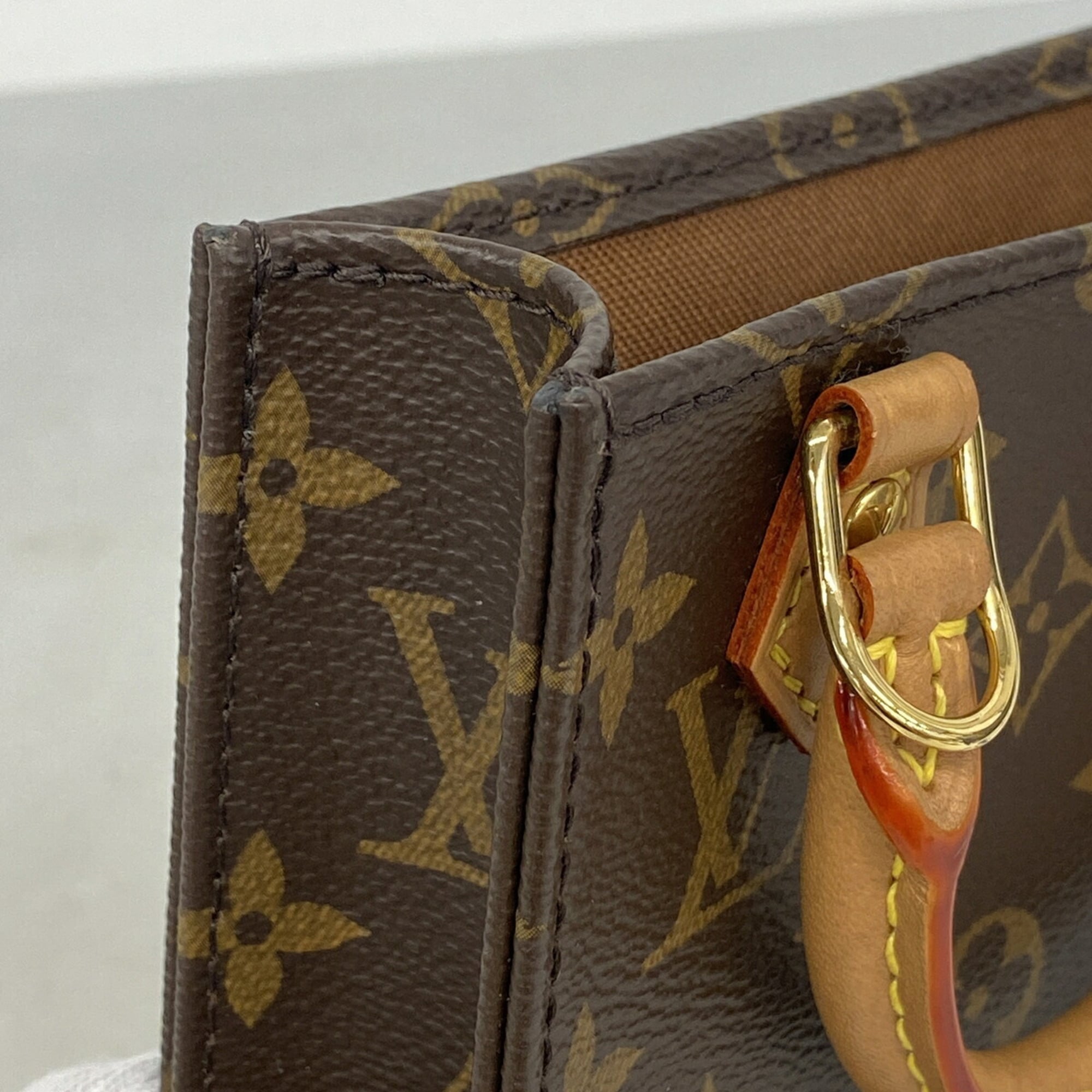 Louis Vuitton Brown Handbag (Pre-Owned)