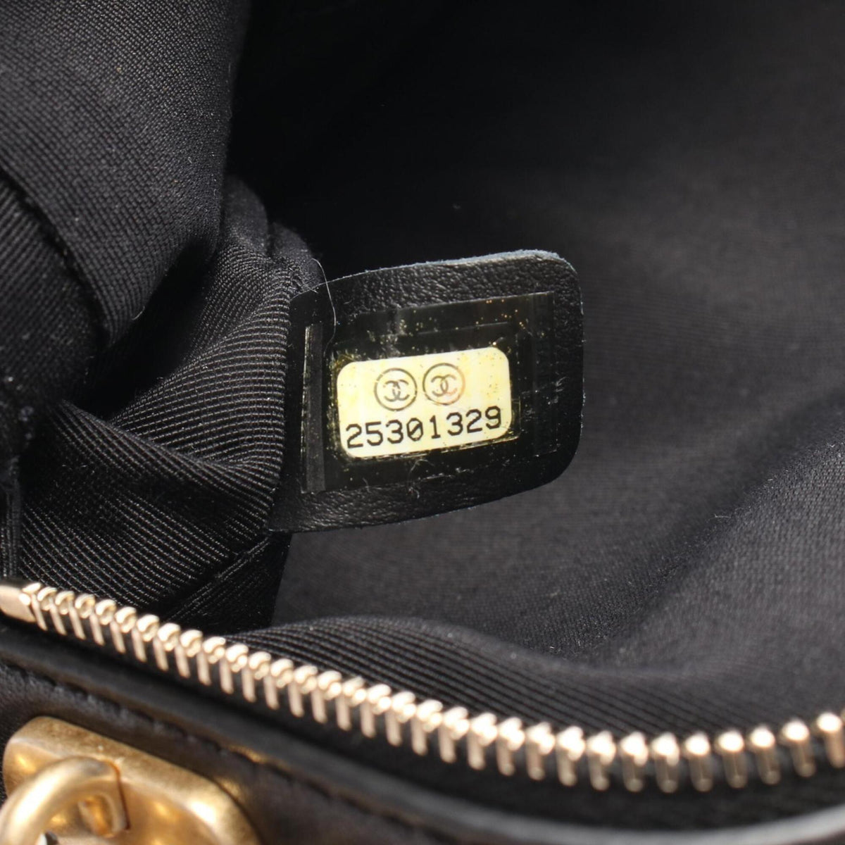 Chanel Black Leather Handbag Shoulder Bag (Pre-Owned)
