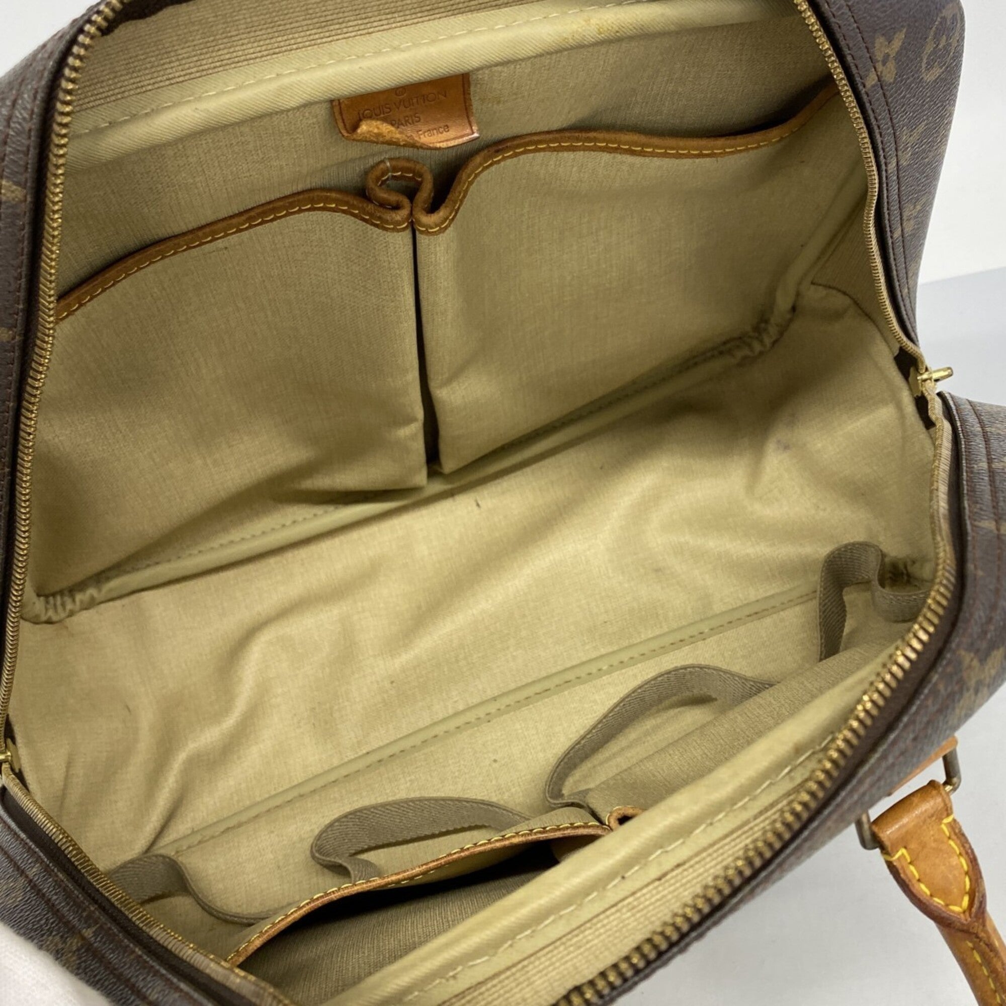 Louis Vuitton Brown Handbag (Pre-Owned)