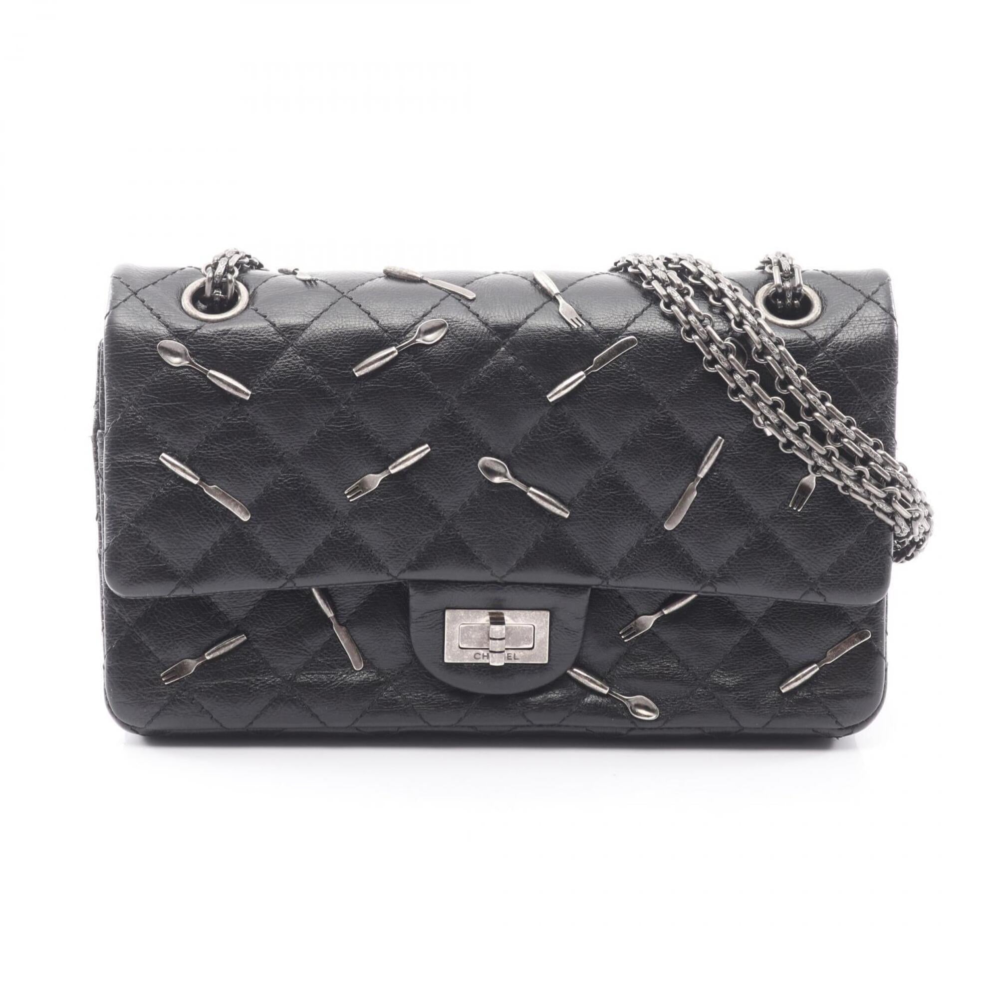 Chanel Black Leather Handbag Shoulder Bag (Pre-Owned)