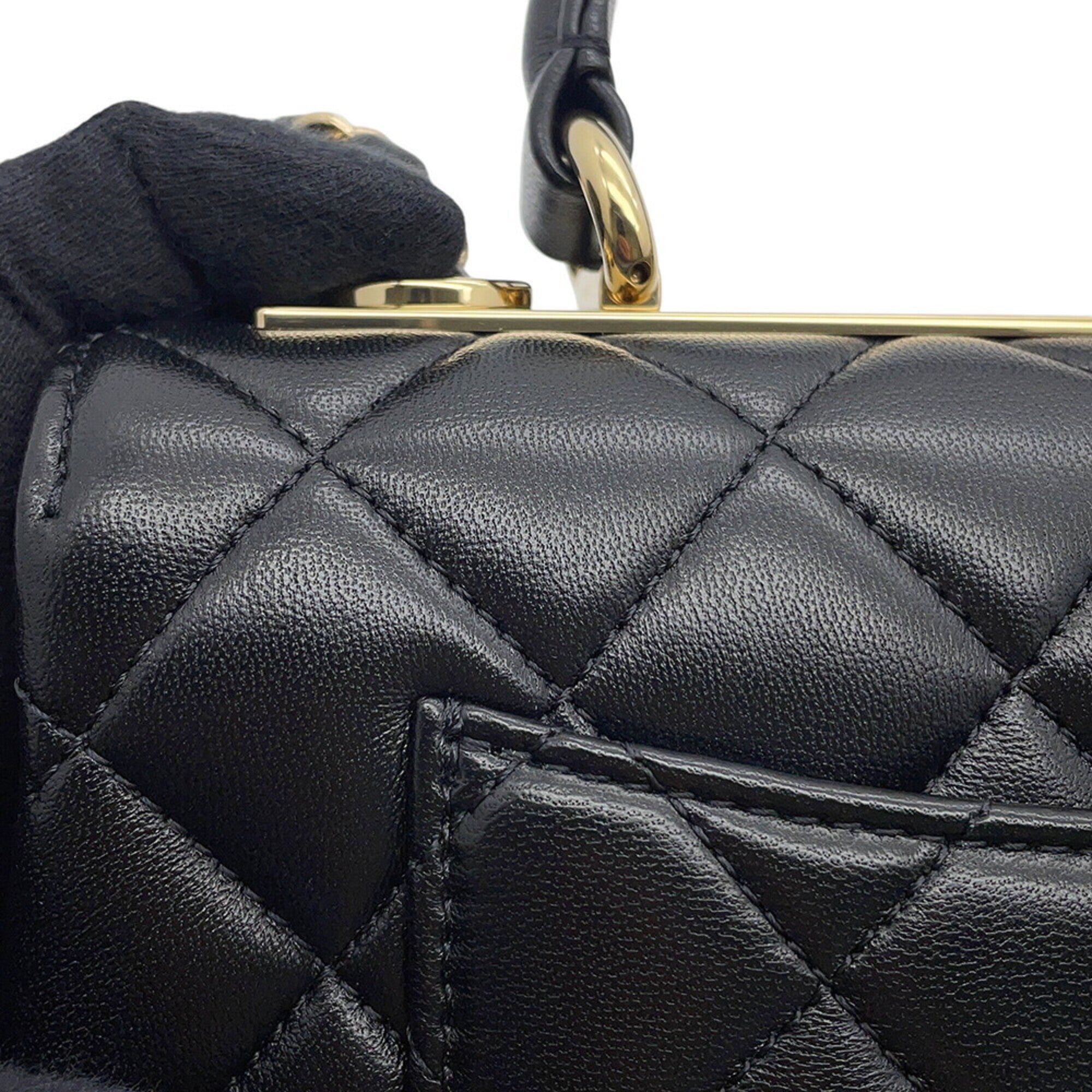 Chanel Black Leather Handbag Shoulder Bag (Pre-Owned)