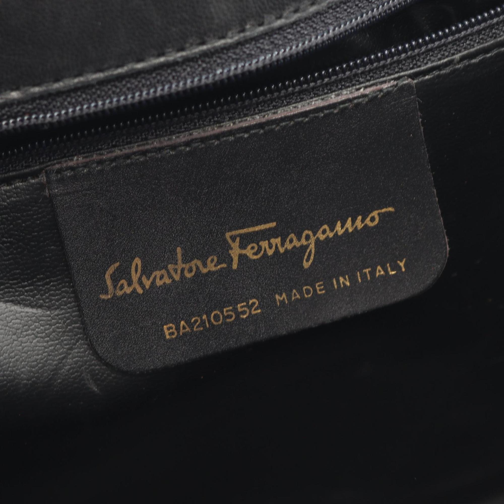Salvatore Ferragamo Black Leather Shoulder Bag (Pre-Owned)