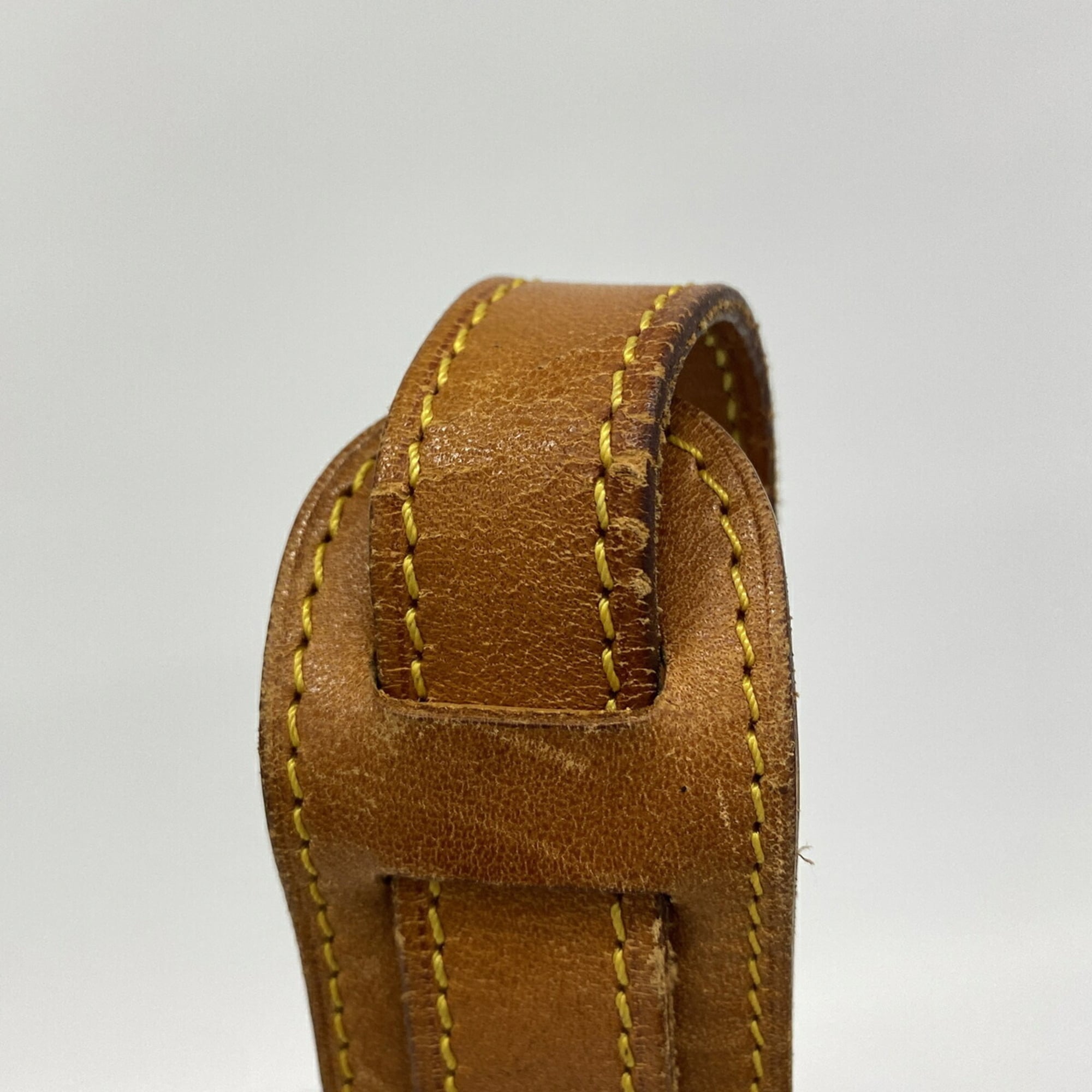Louis Vuitton Brown Shoulder Bag (Pre-Owned)