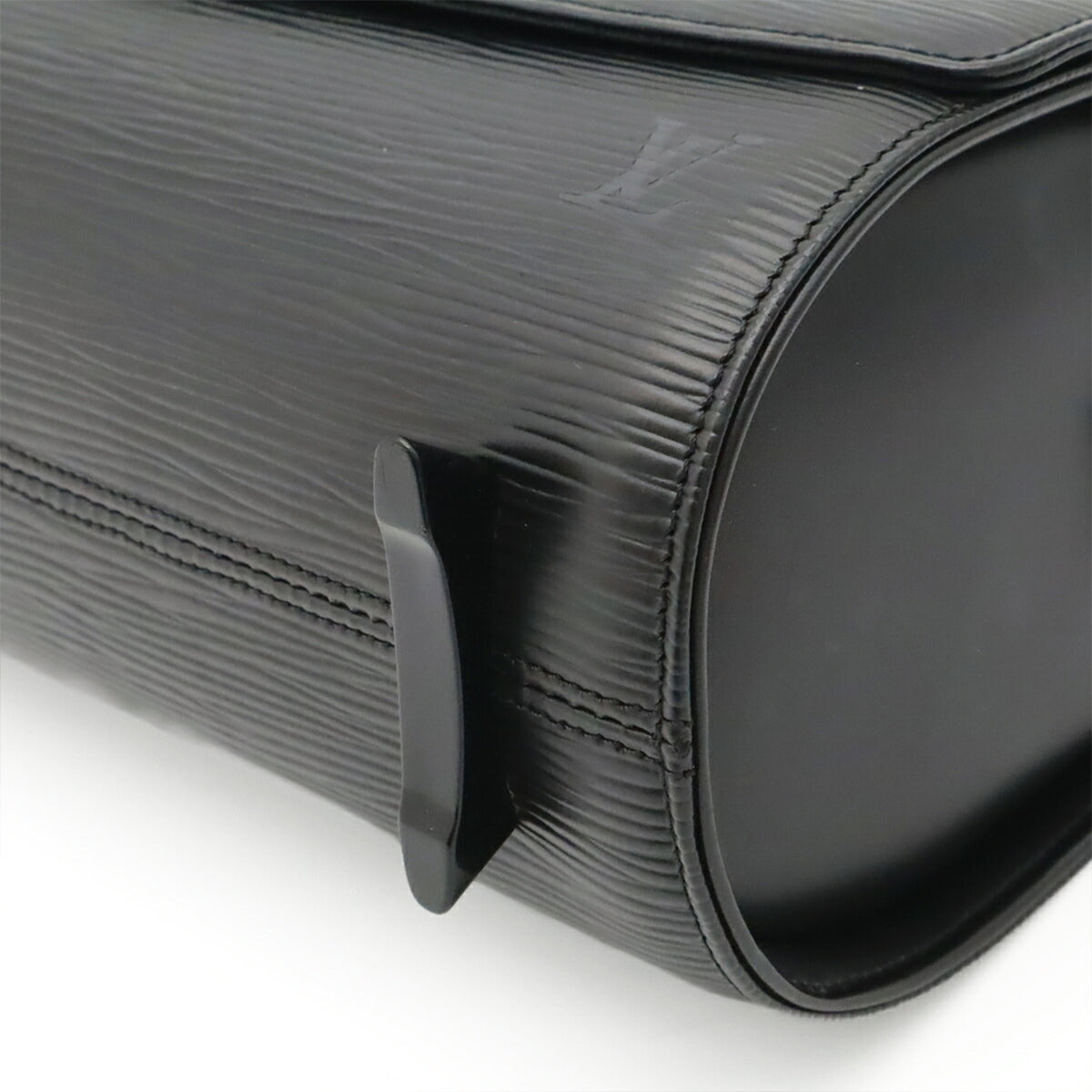Louis Vuitton Black Noir Epi Leather Shoulder Bag (Pre-Owned)
