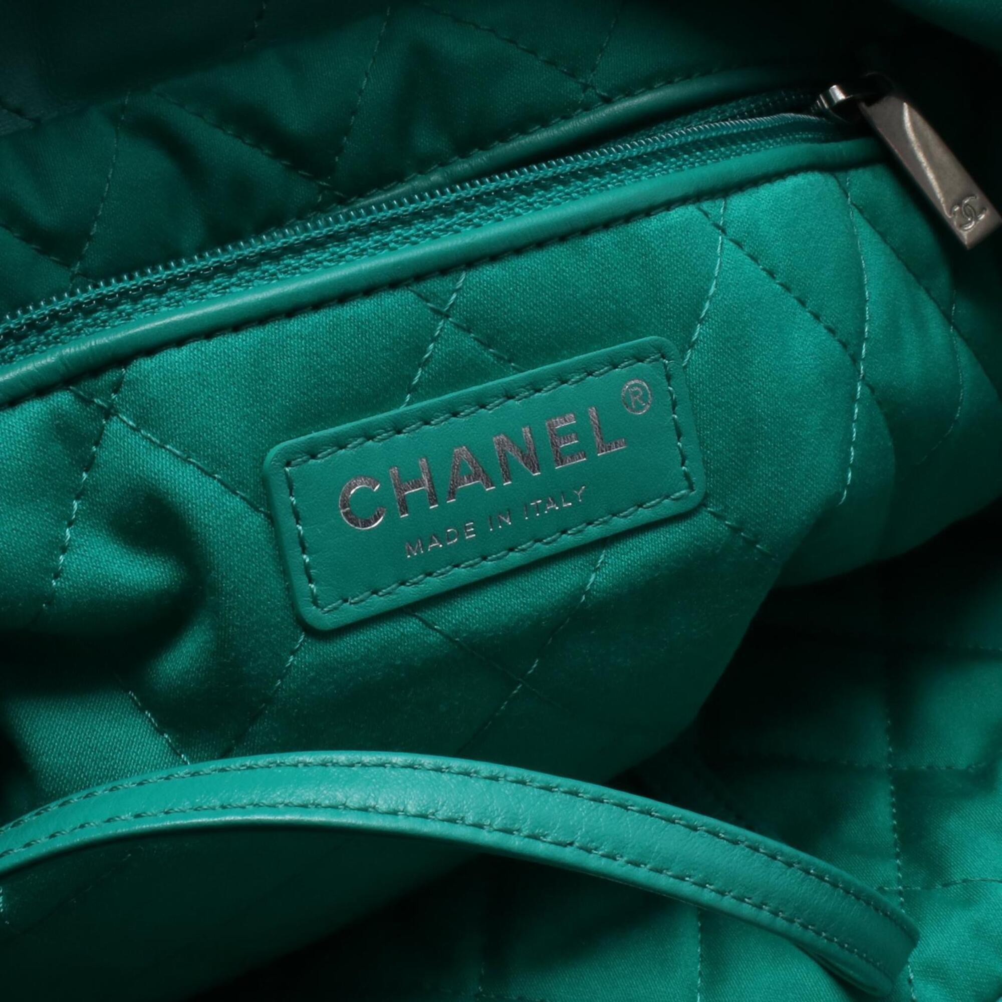 Chanel Green Leather Handbag Pouch Shoulder Bag (Pre-Owned)