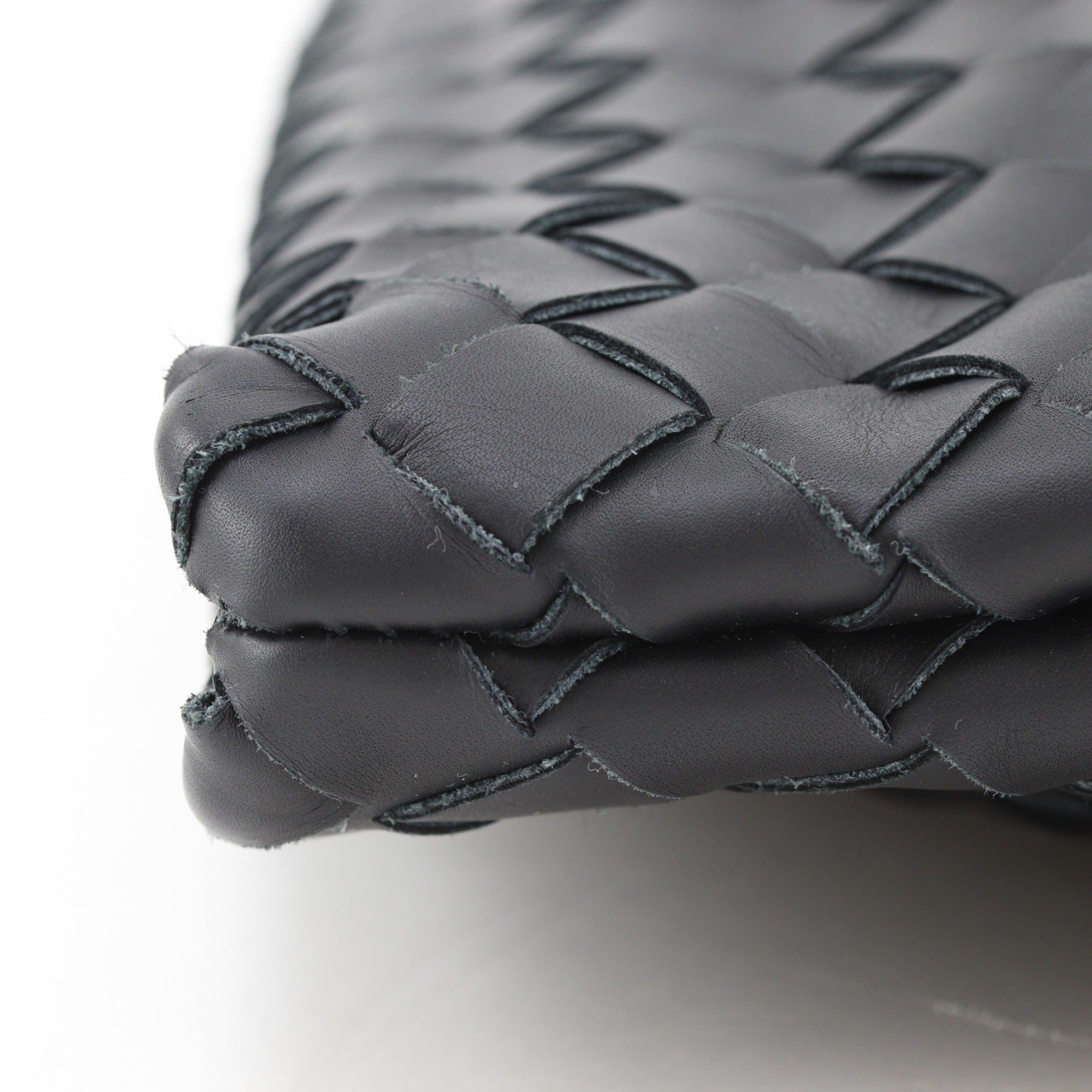 Bottega Veneta Black Leather Clutch Bag (Pre-Owned)