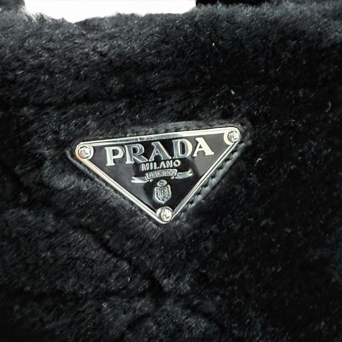 Prada Black Leather Pouch Shoulder Bag (Pre-Owned)