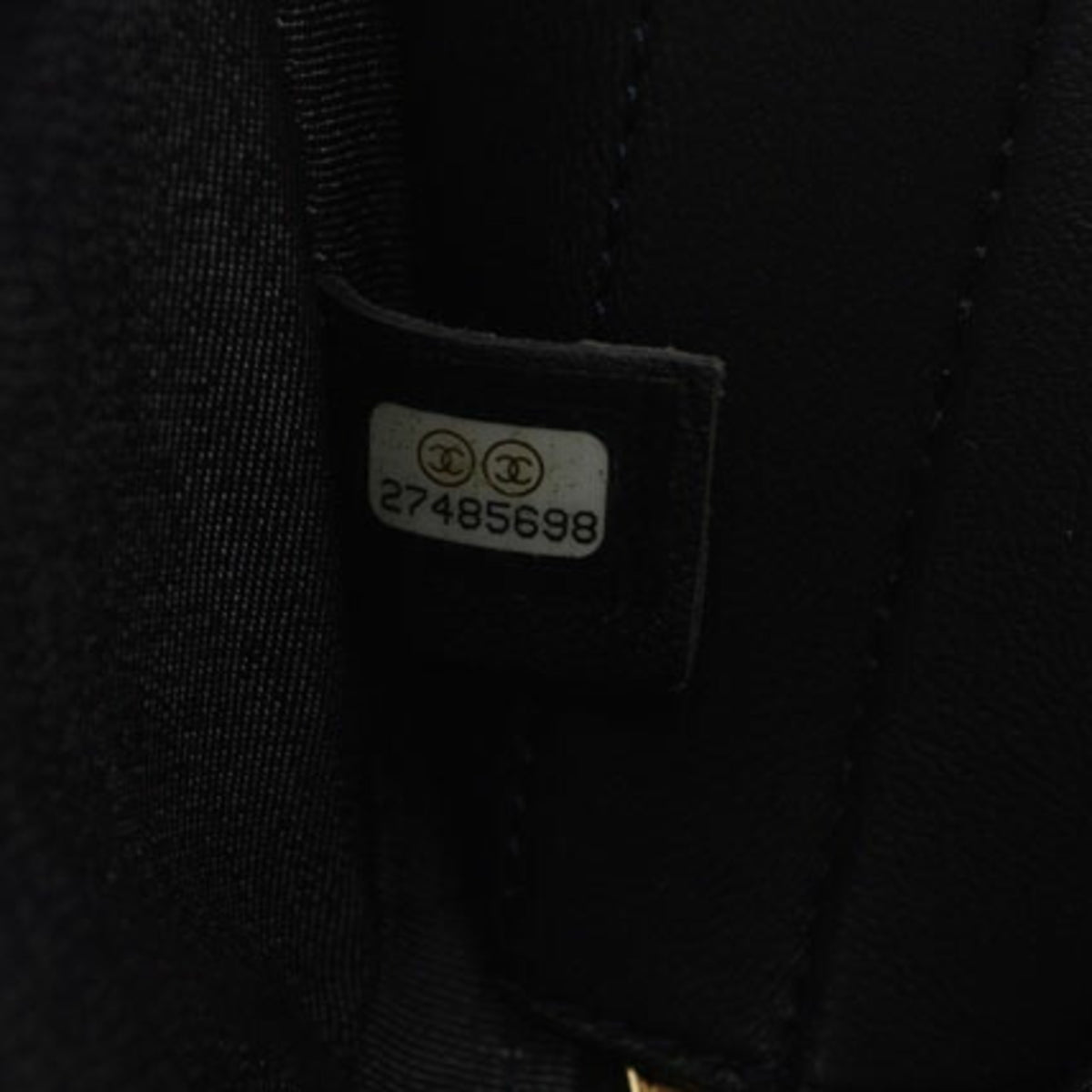 Chanel Black Leather Shoulder Bag (Pre-Owned)