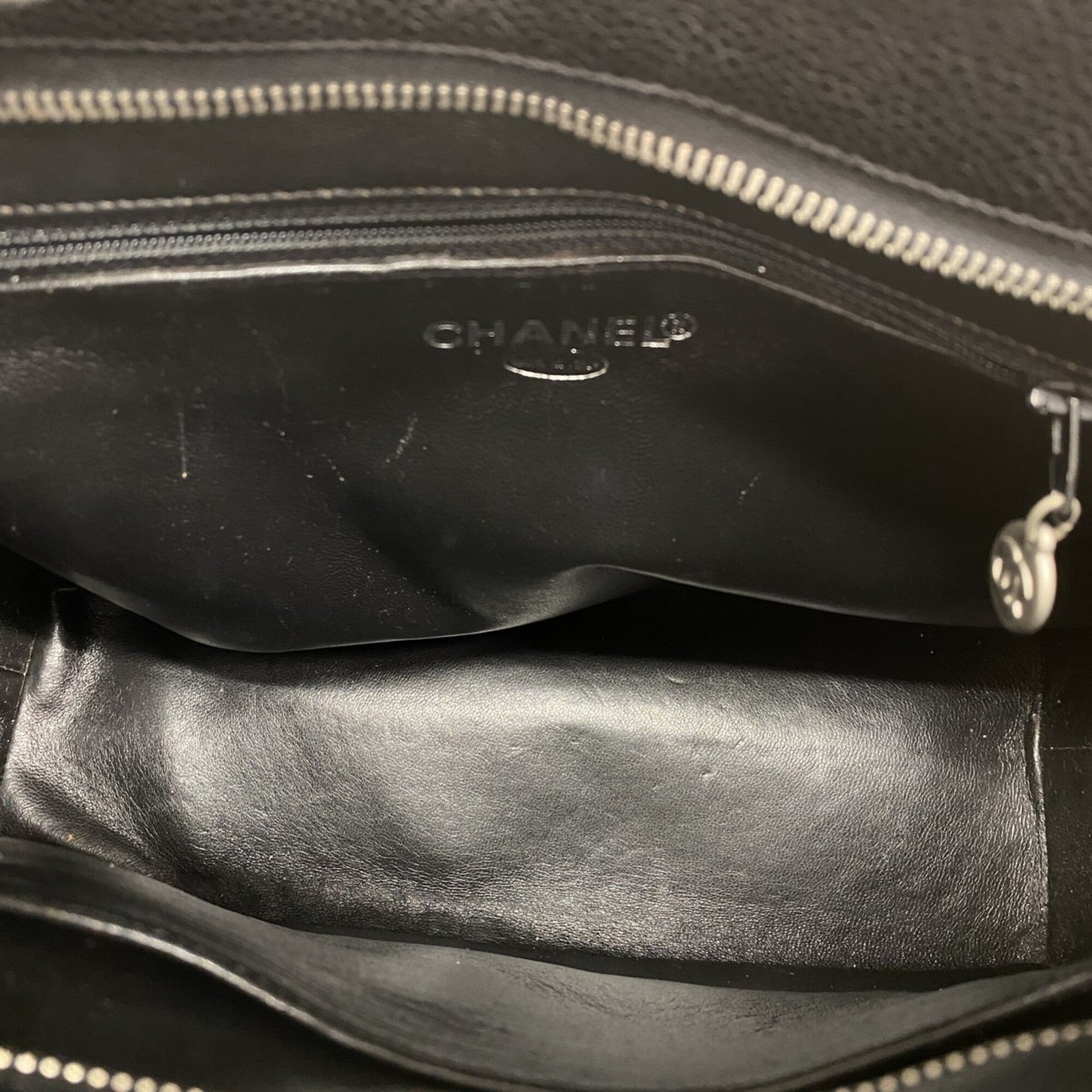 Chanel Black Grained Calfskin Tote Bag (Pre-Owned)