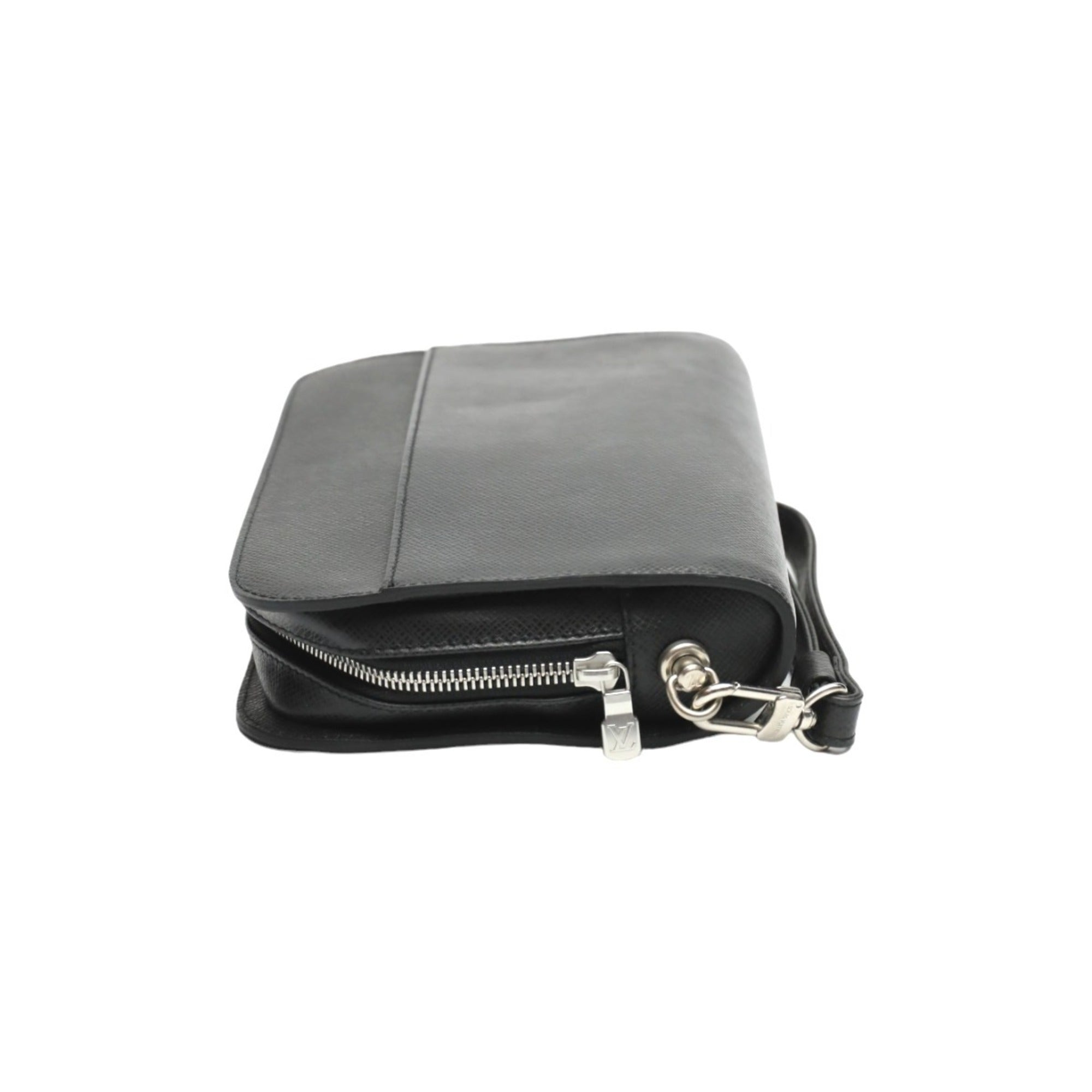 Louis Vuitton Taiga Ardoise Black Taiga Leather Handbag (Pre-Owned)