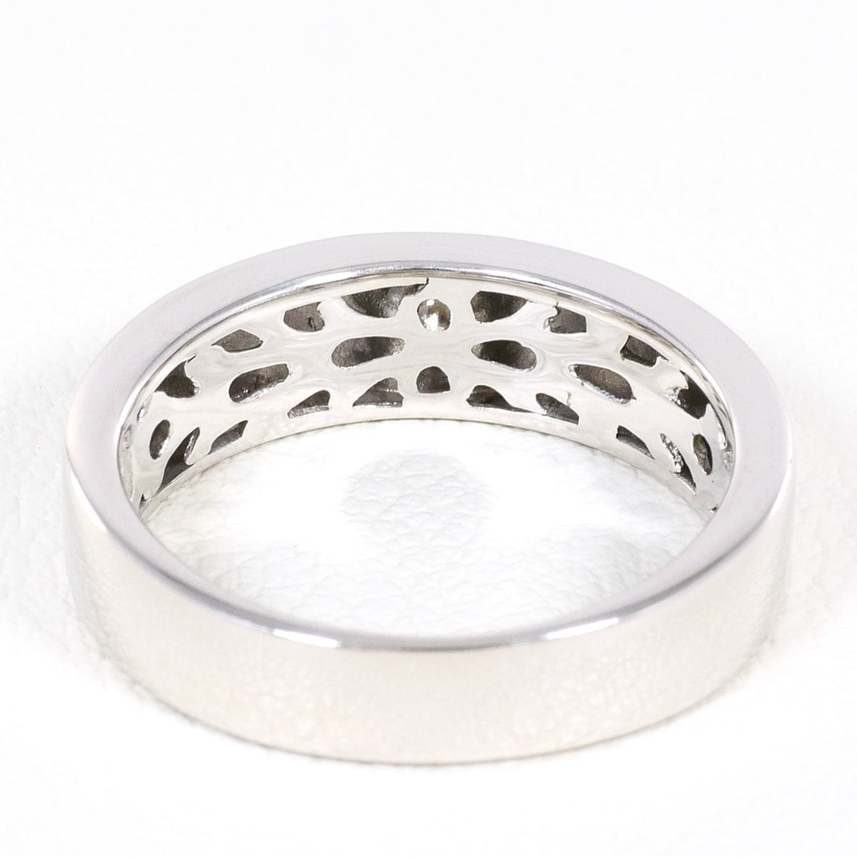 Unbranded White Gold White Gold (18K) Band Ring (Pre-Owned)