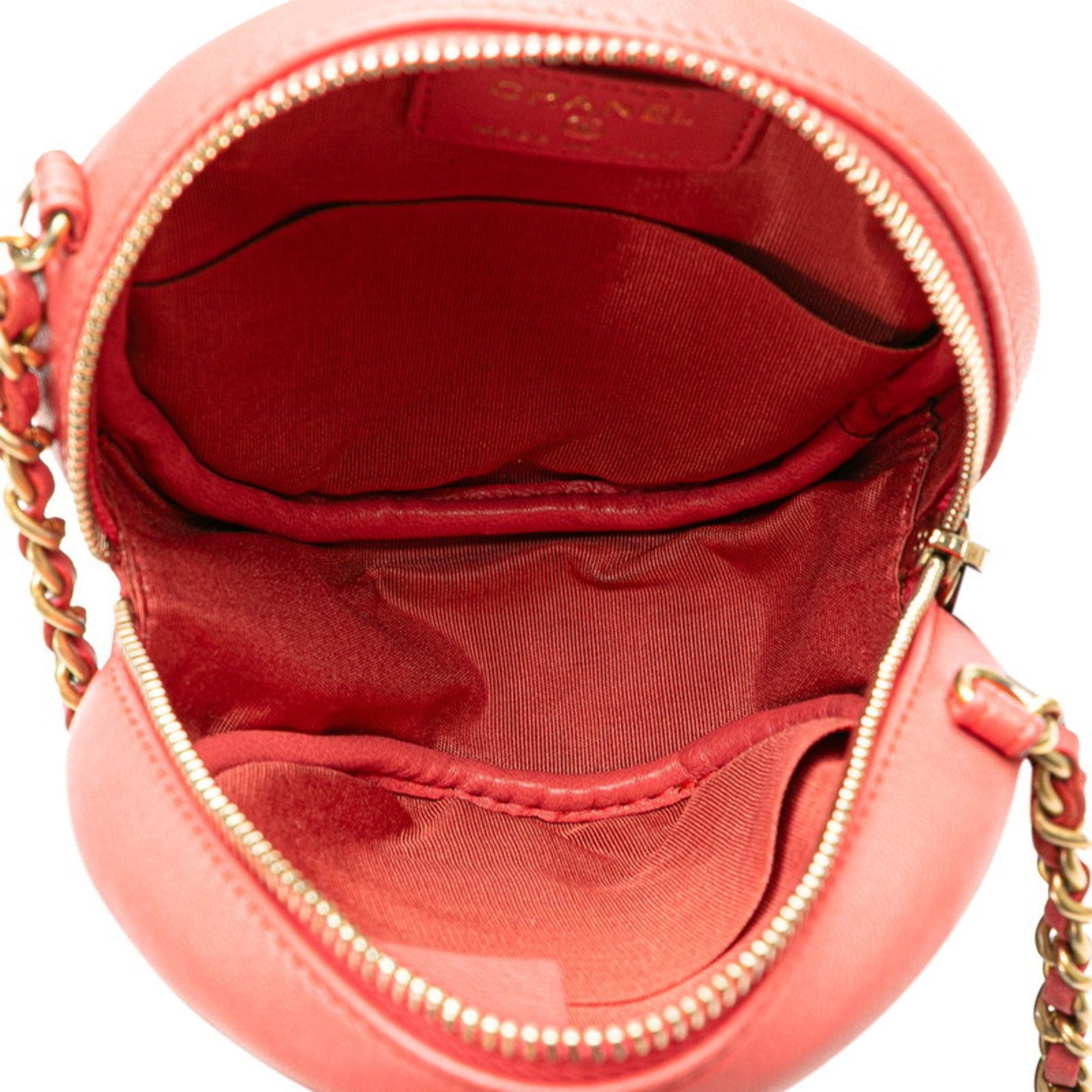 Chanel Red Color Leather Shoulder Bag (Pre-Owned)