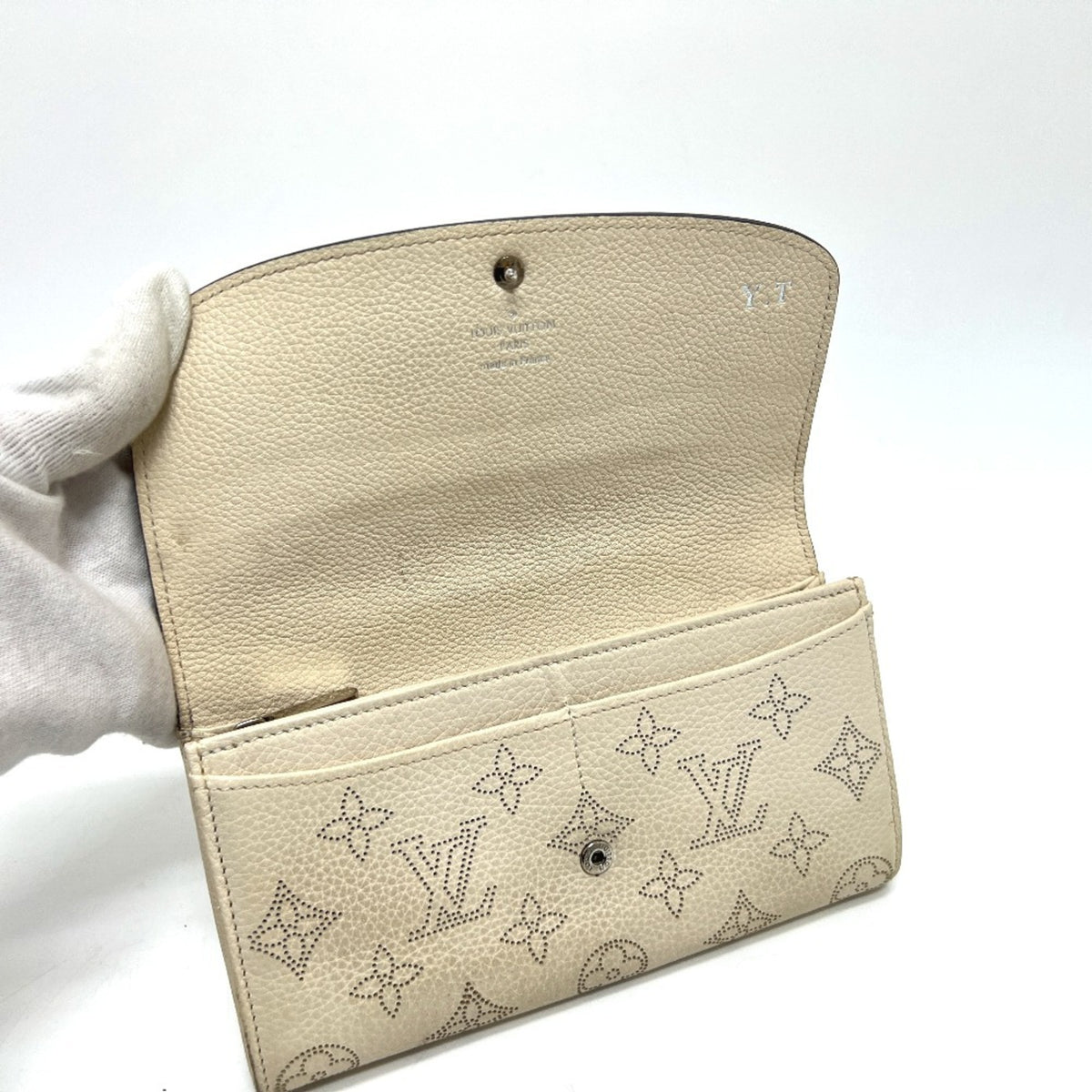 Louis Vuitton White Leather Long Wallet (Bi-Fold) (Pre-Owned)