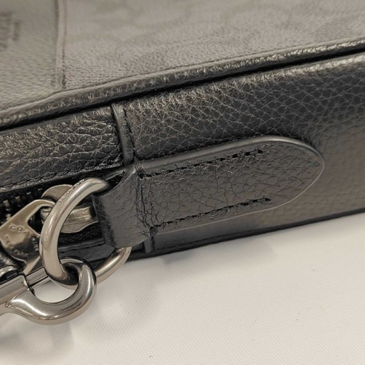 Coach Signature Black Pvc Leather Shoulder Bag (Pre-Owned)