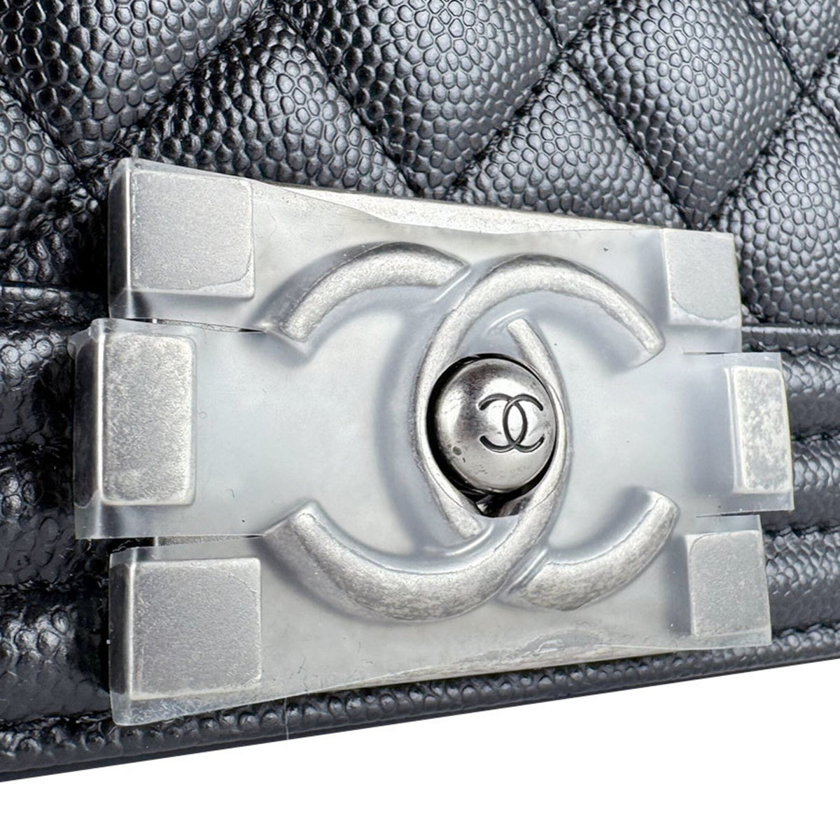 Chanel Black Grained Calfskin Leather Shoulder Bag (Pre-Owned)