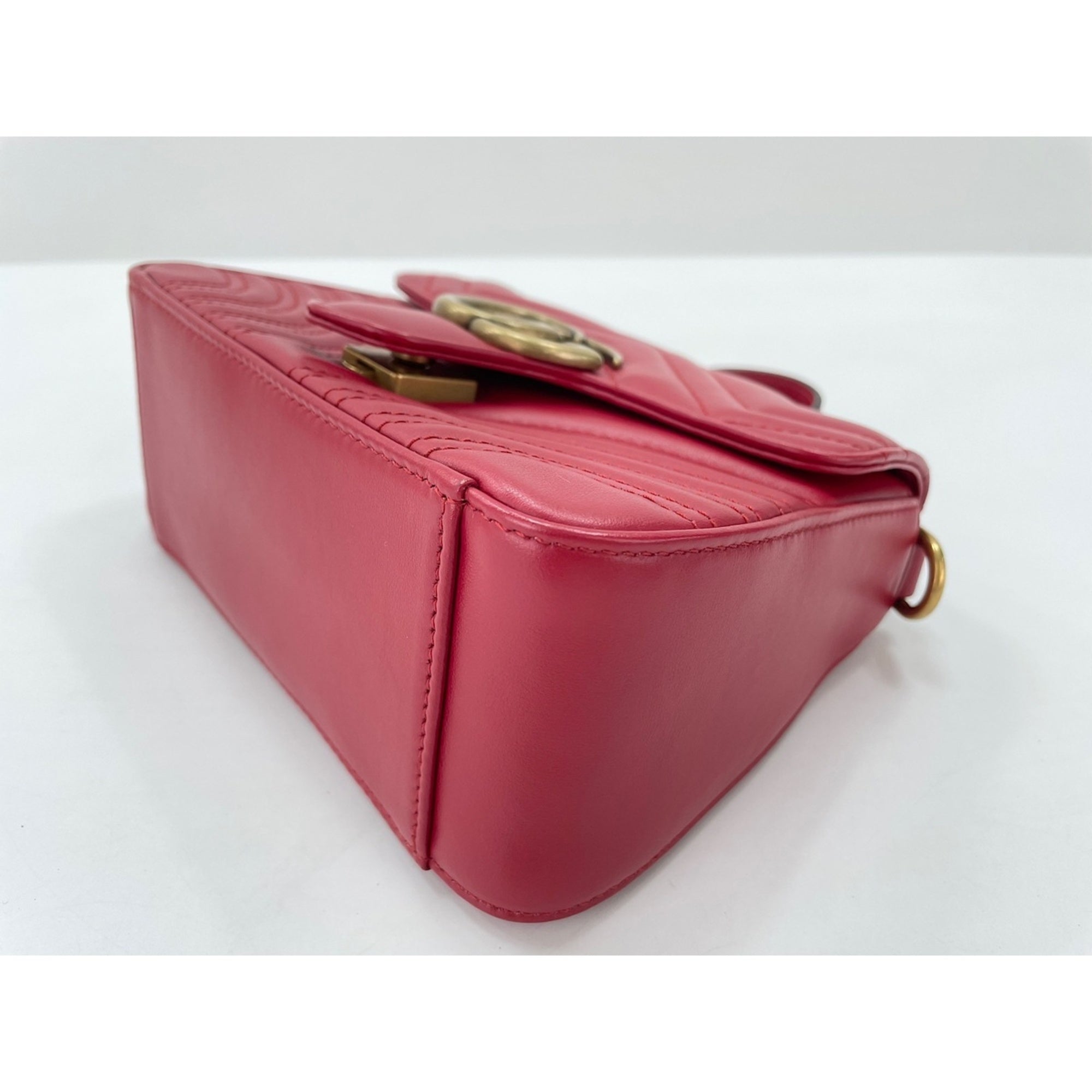 Gucci Red Color Shoulder Bag (Pre-Owned)