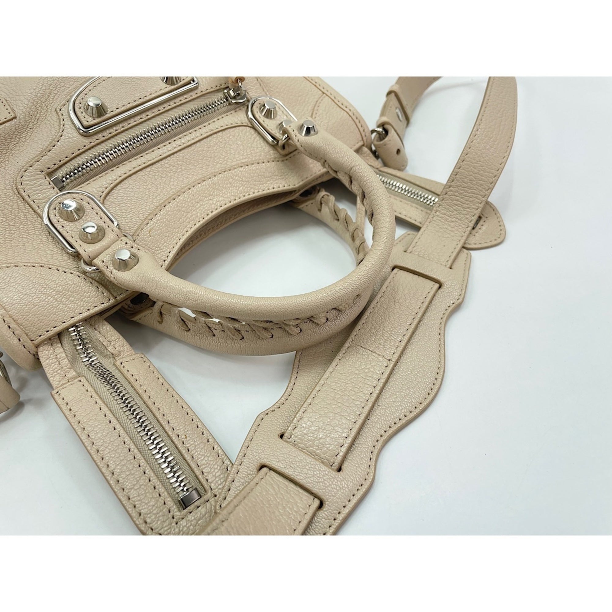 Balenciaga Beige Handbag (Pre-Owned)