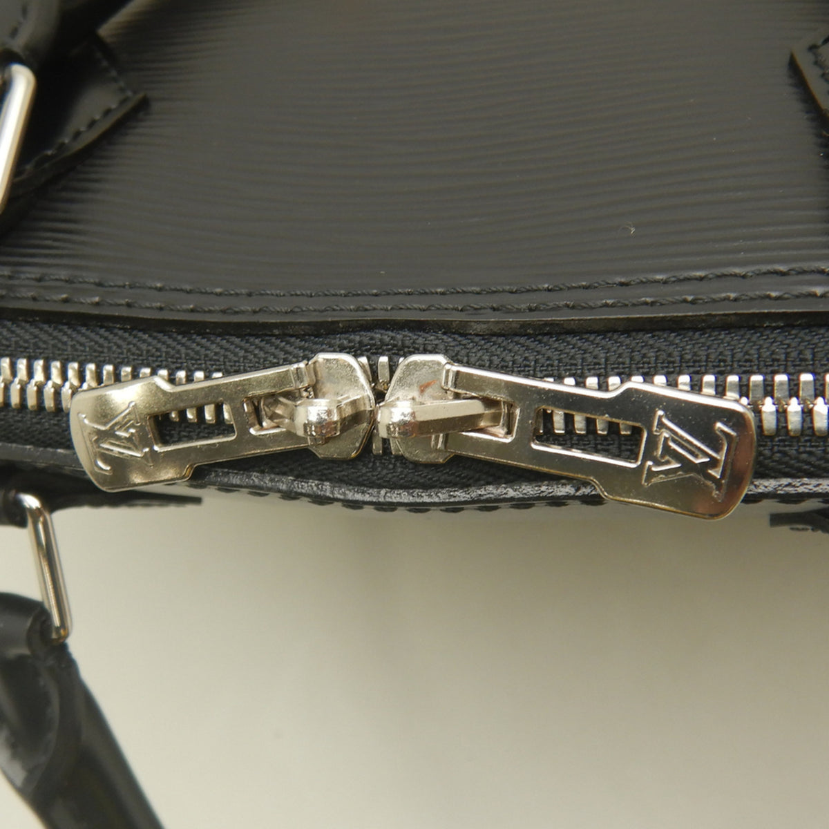 Louis Vuitton Noir Epi Leather Handbag (Pre-Owned)