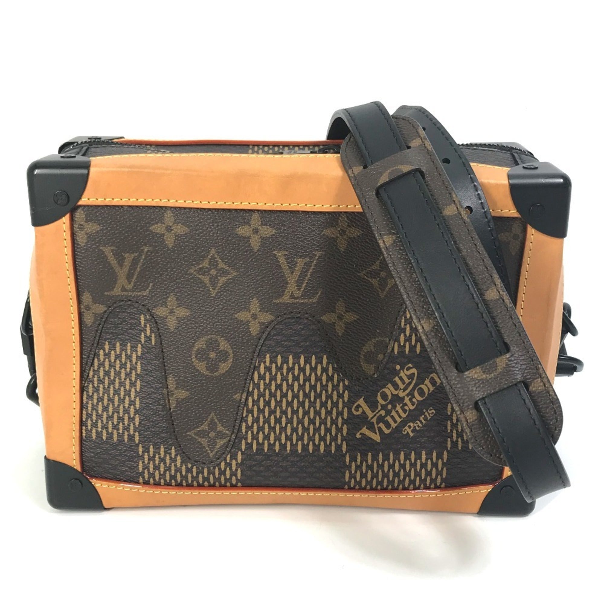 Louis Vuitton Brown Pochette Shoulder Bag (Pre-Owned)