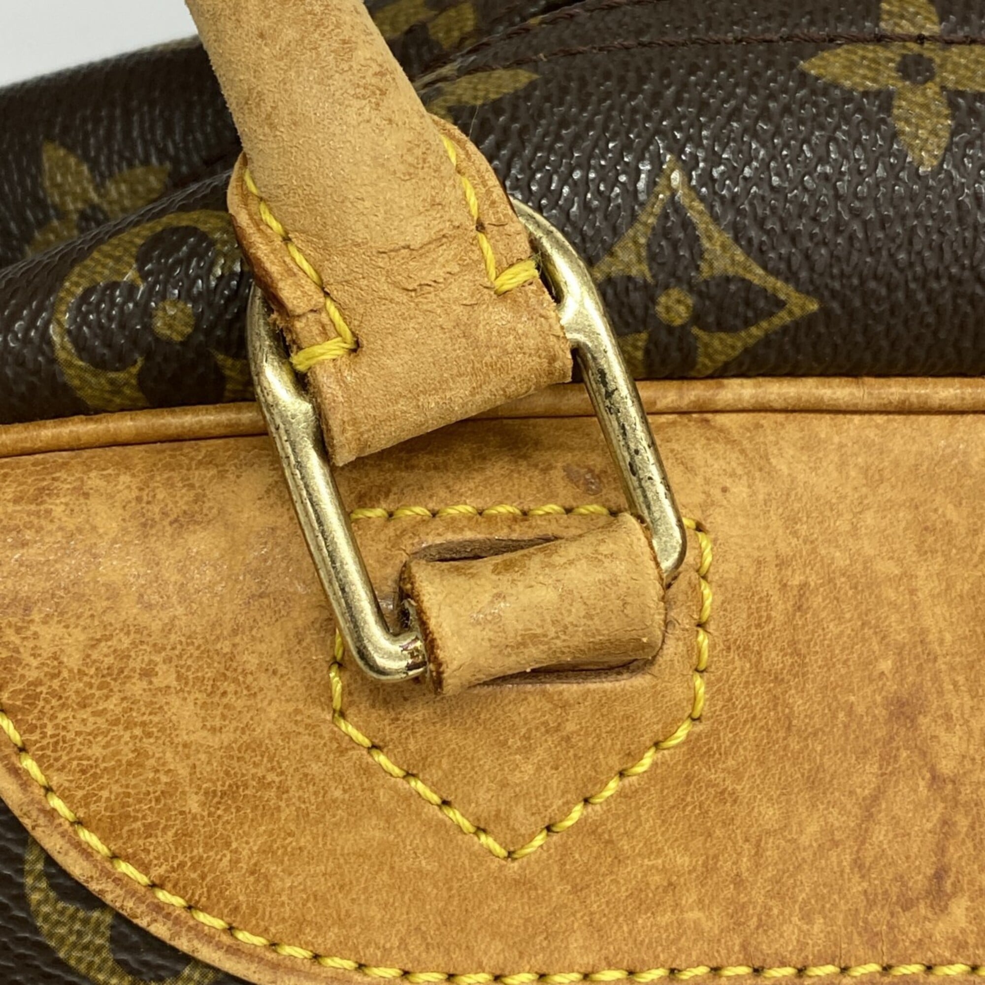 Louis Vuitton Brown Handbag (Pre-Owned)